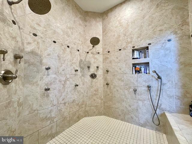 CAPTAINS HILL - Residential