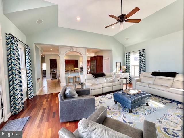 CAPTAINS HILL - Residential