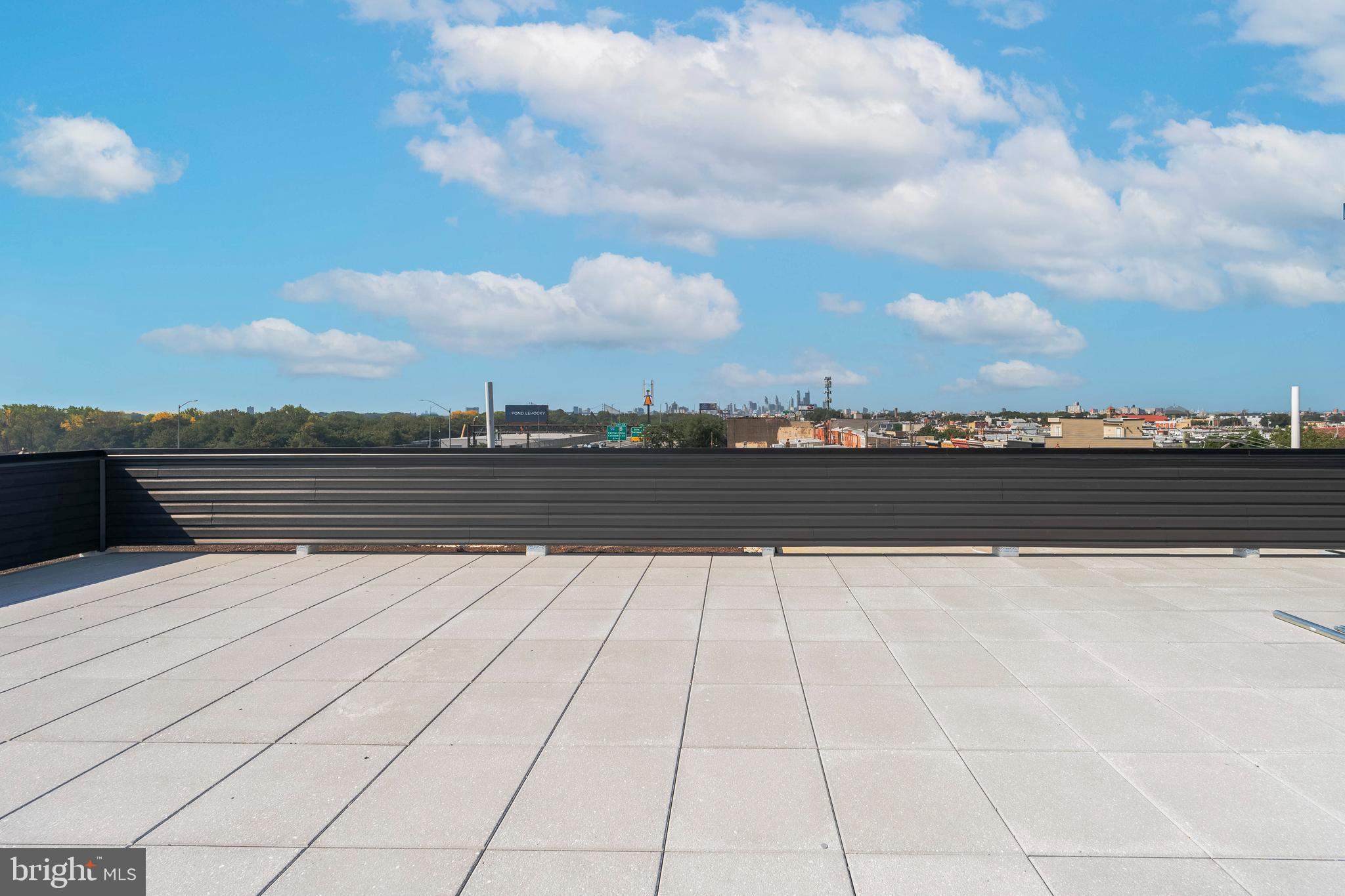 PORT RICHMOND - Residential Lease