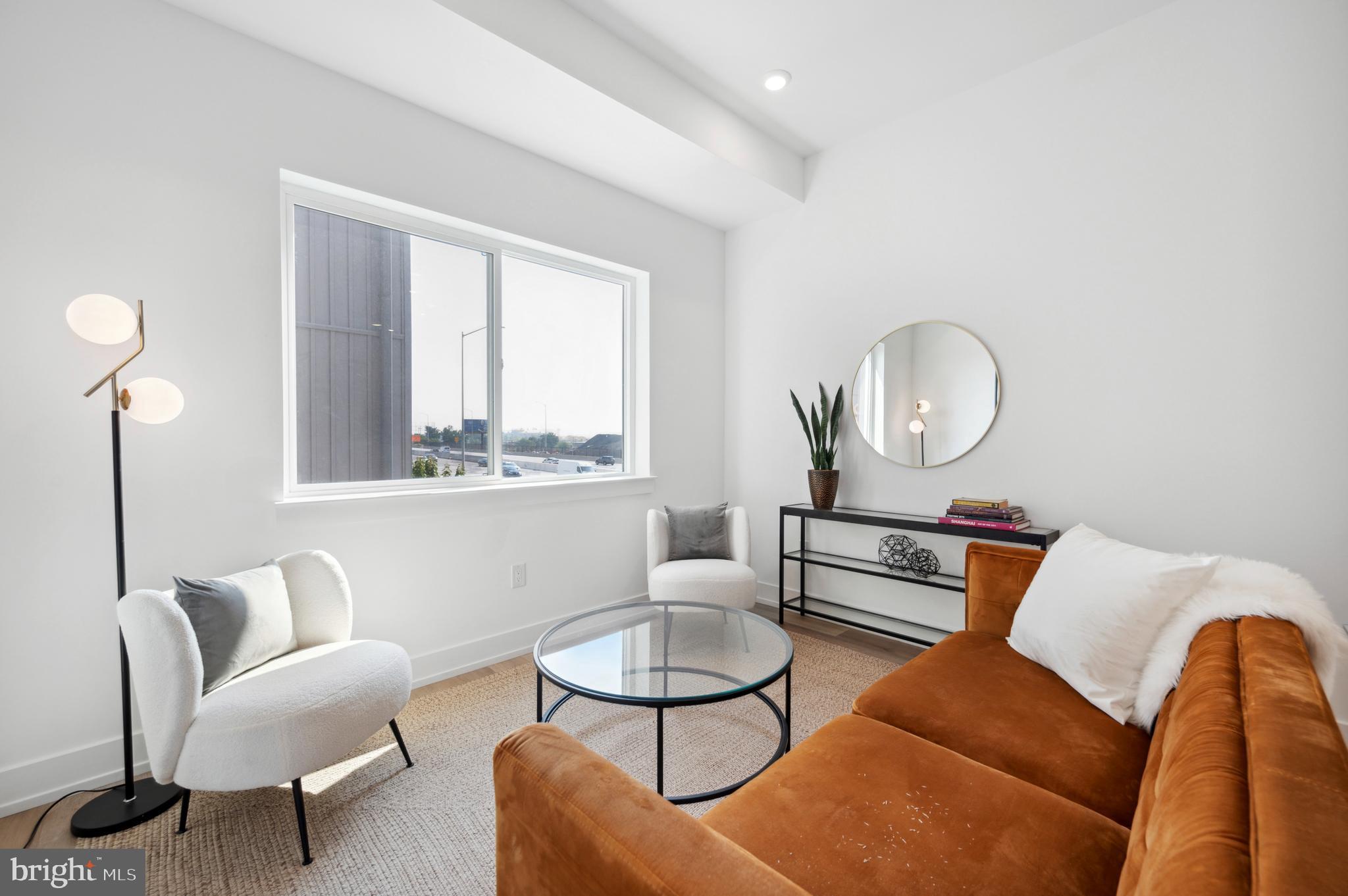 PORT RICHMOND - Residential Lease