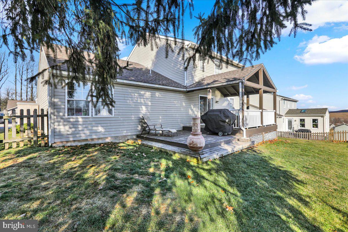 CREEKSIDE - Residential