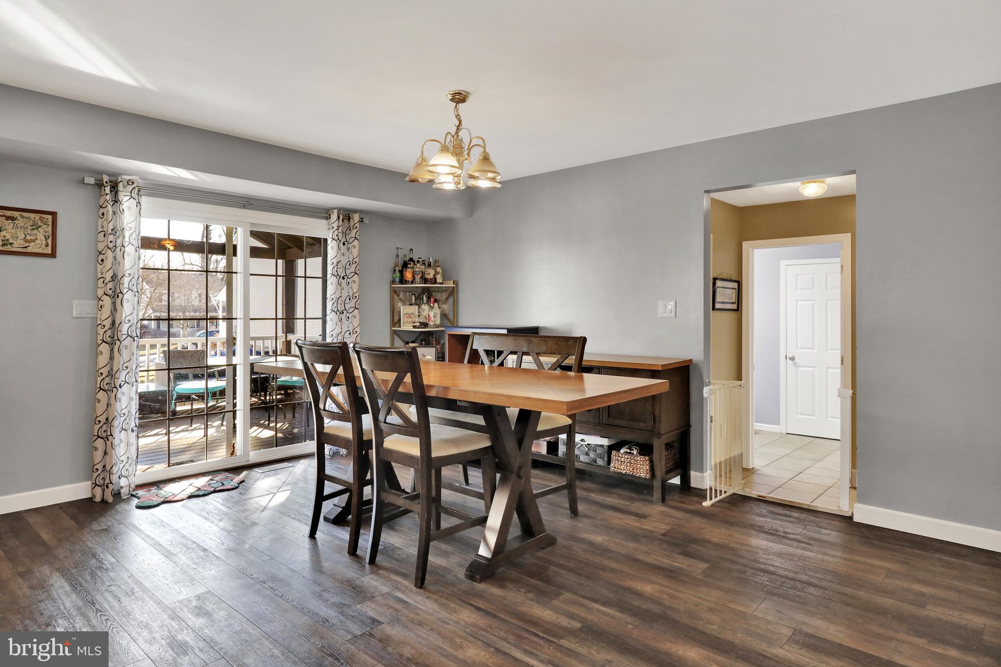 CREEKSIDE - Residential