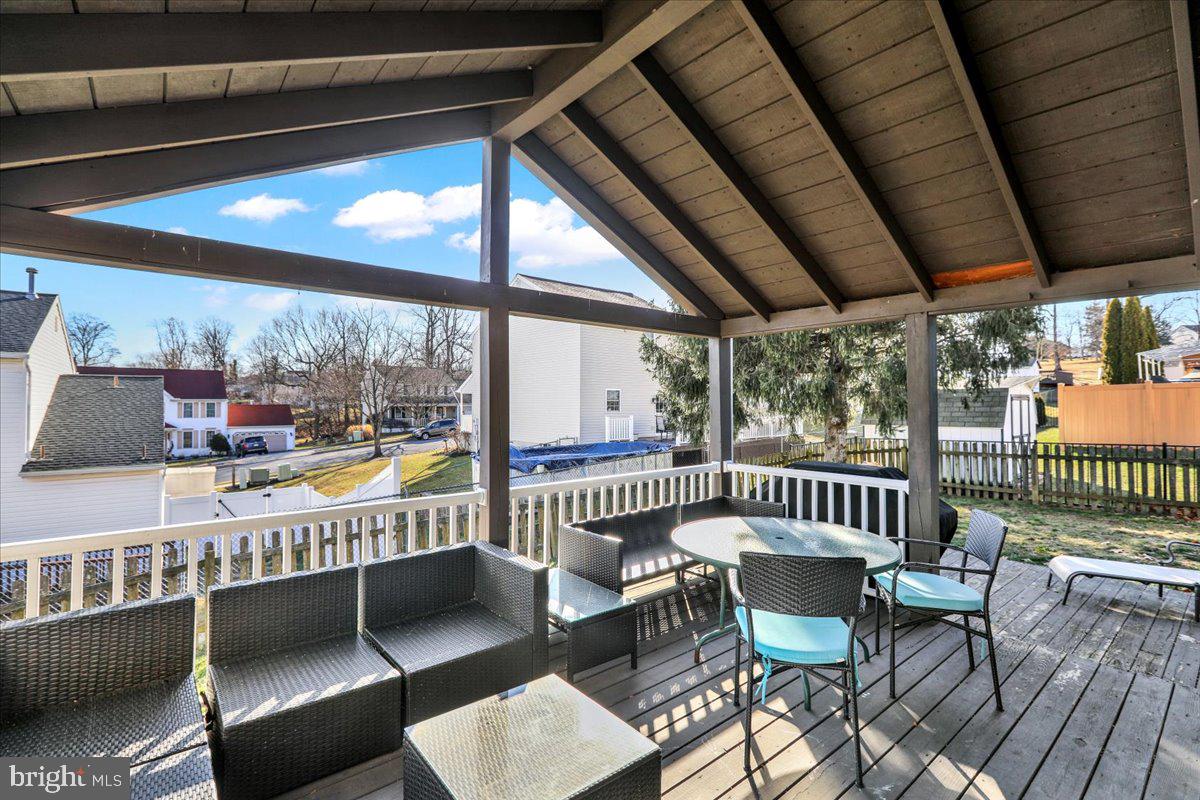 CREEKSIDE - Residential