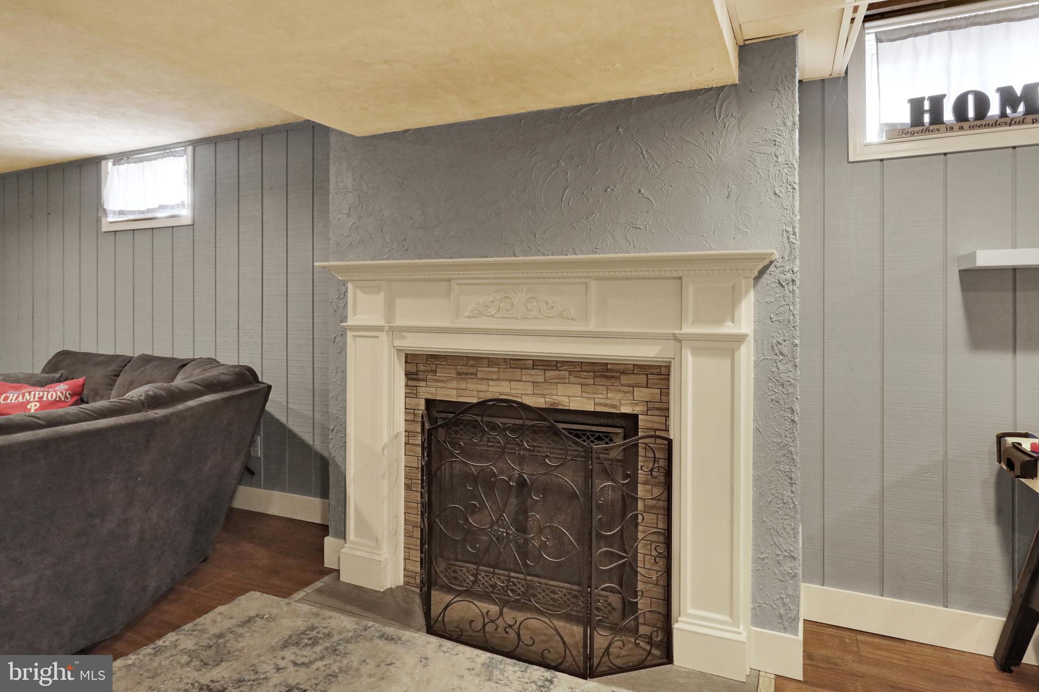 CREEKSIDE - Residential