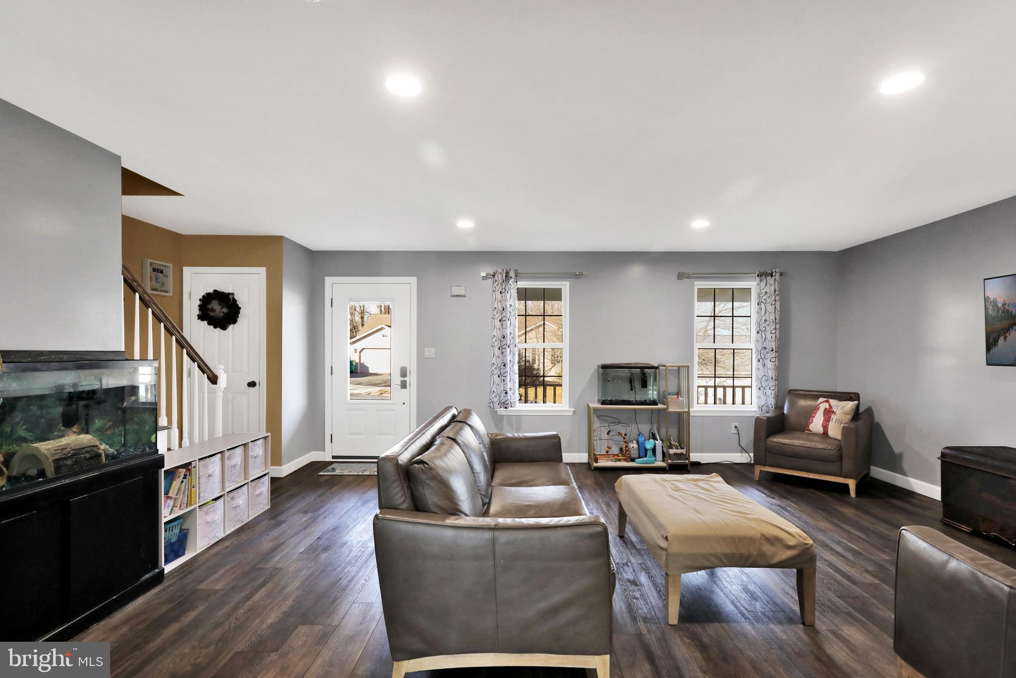 CREEKSIDE - Residential