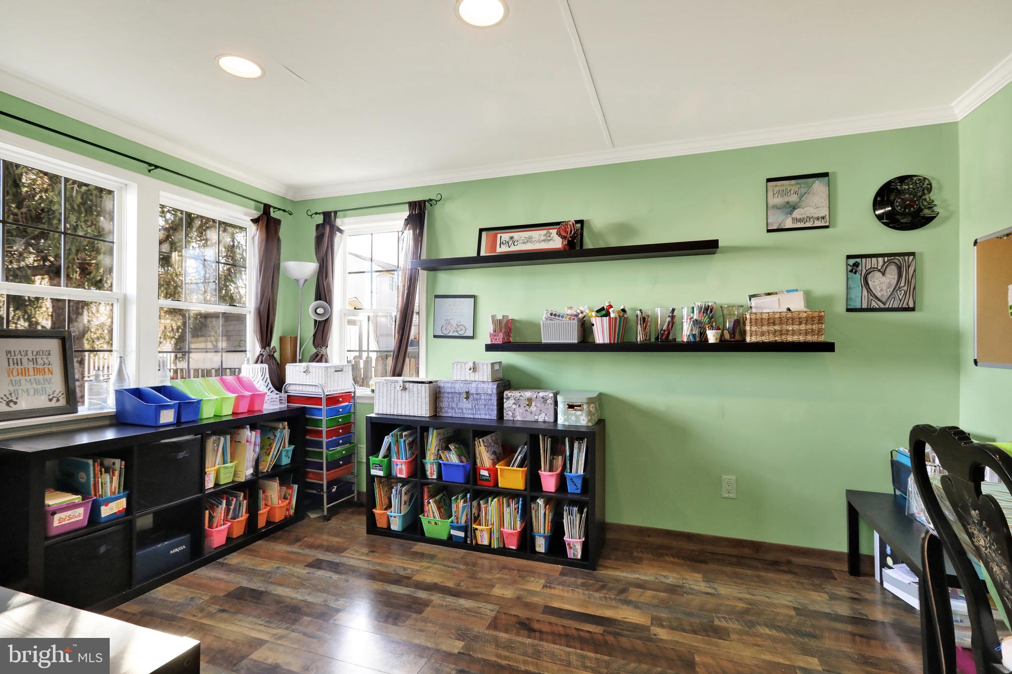 CREEKSIDE - Residential