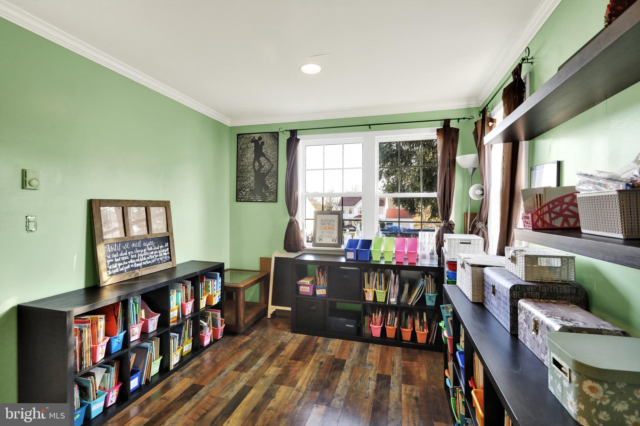 CREEKSIDE - Residential