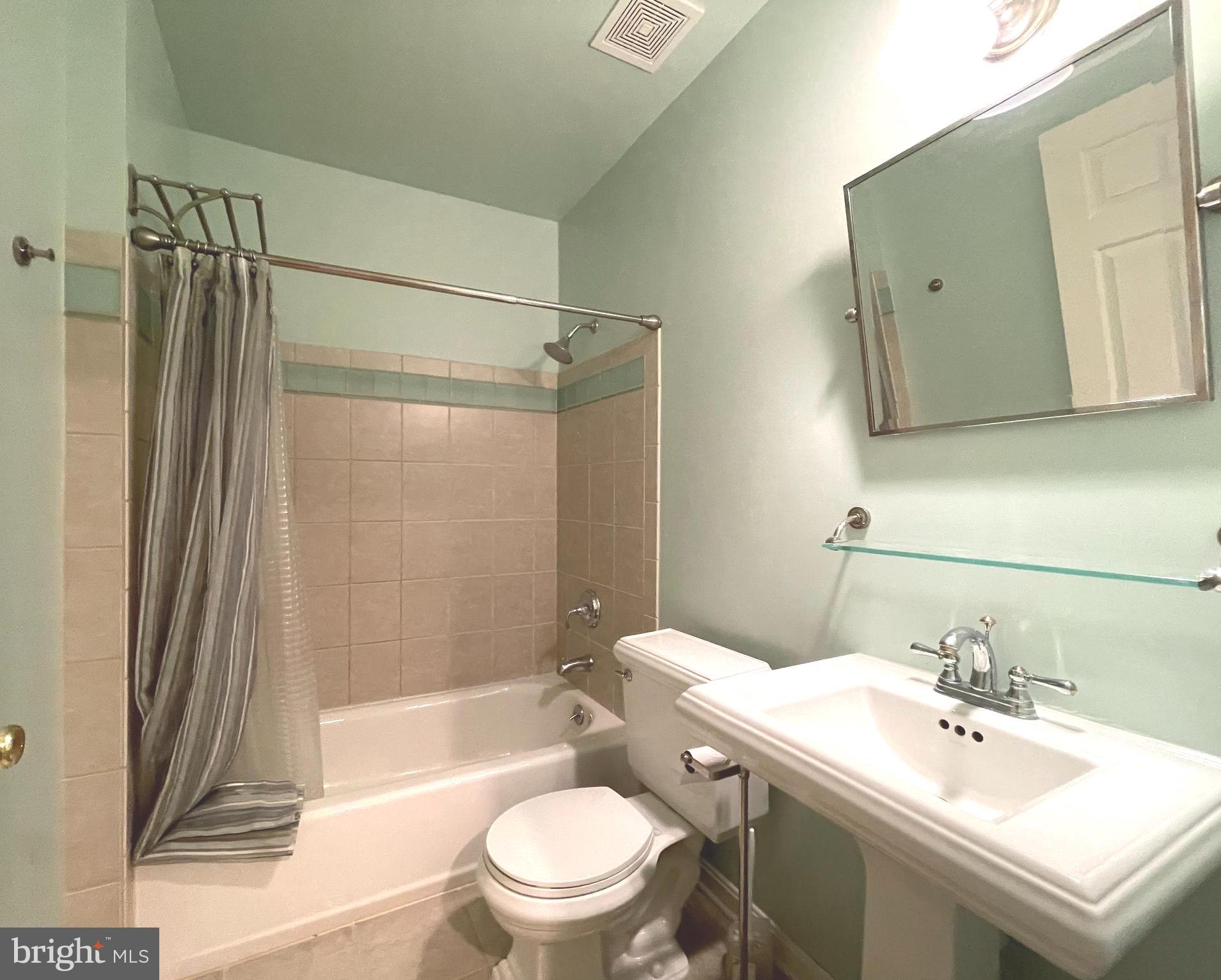 METRO PLACE AT DUNN LORING - Residential Lease