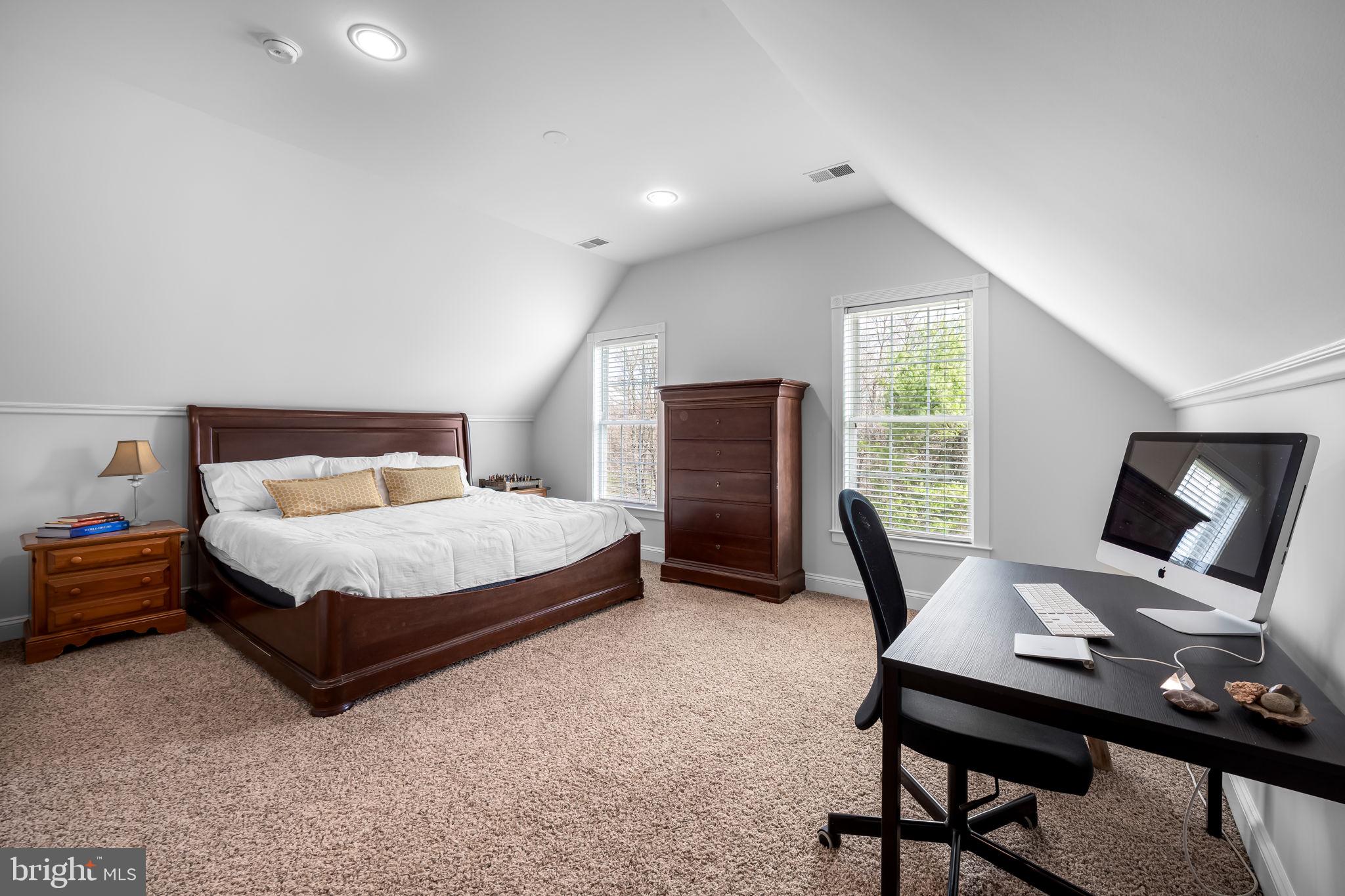 FOX VALLEY - Residential