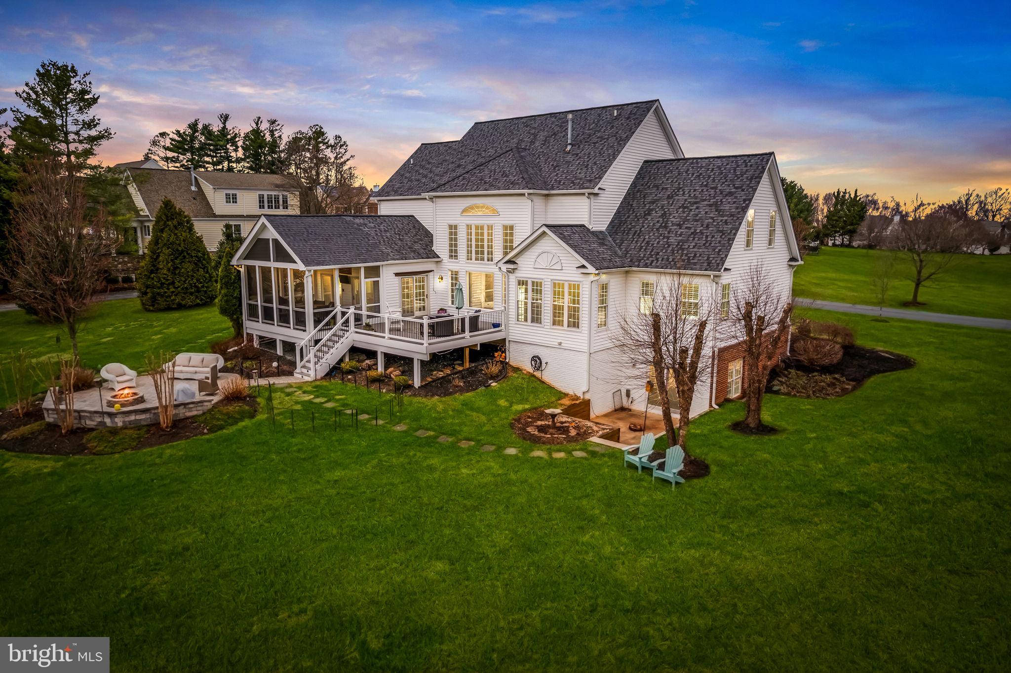 3263 FOX VALLEY DRIVE