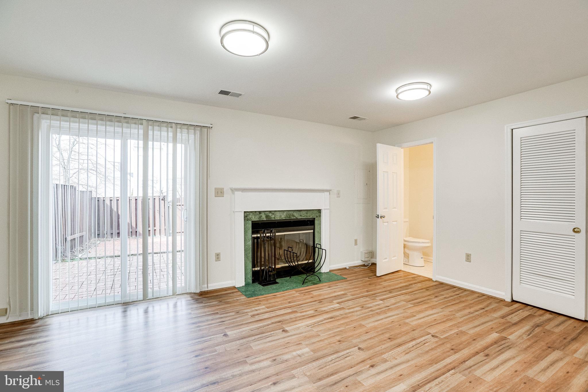 KINGSTOWNE - Residential