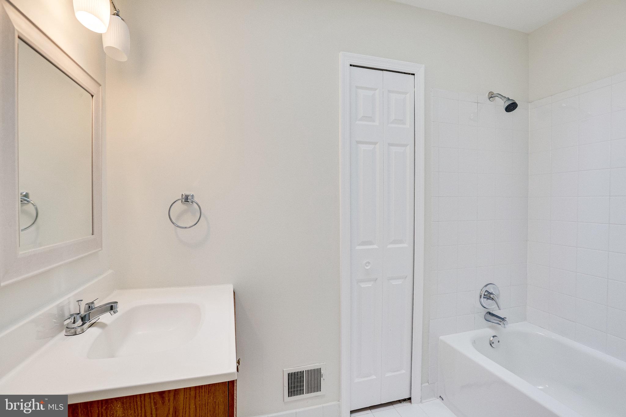 KINGSTOWNE - Residential