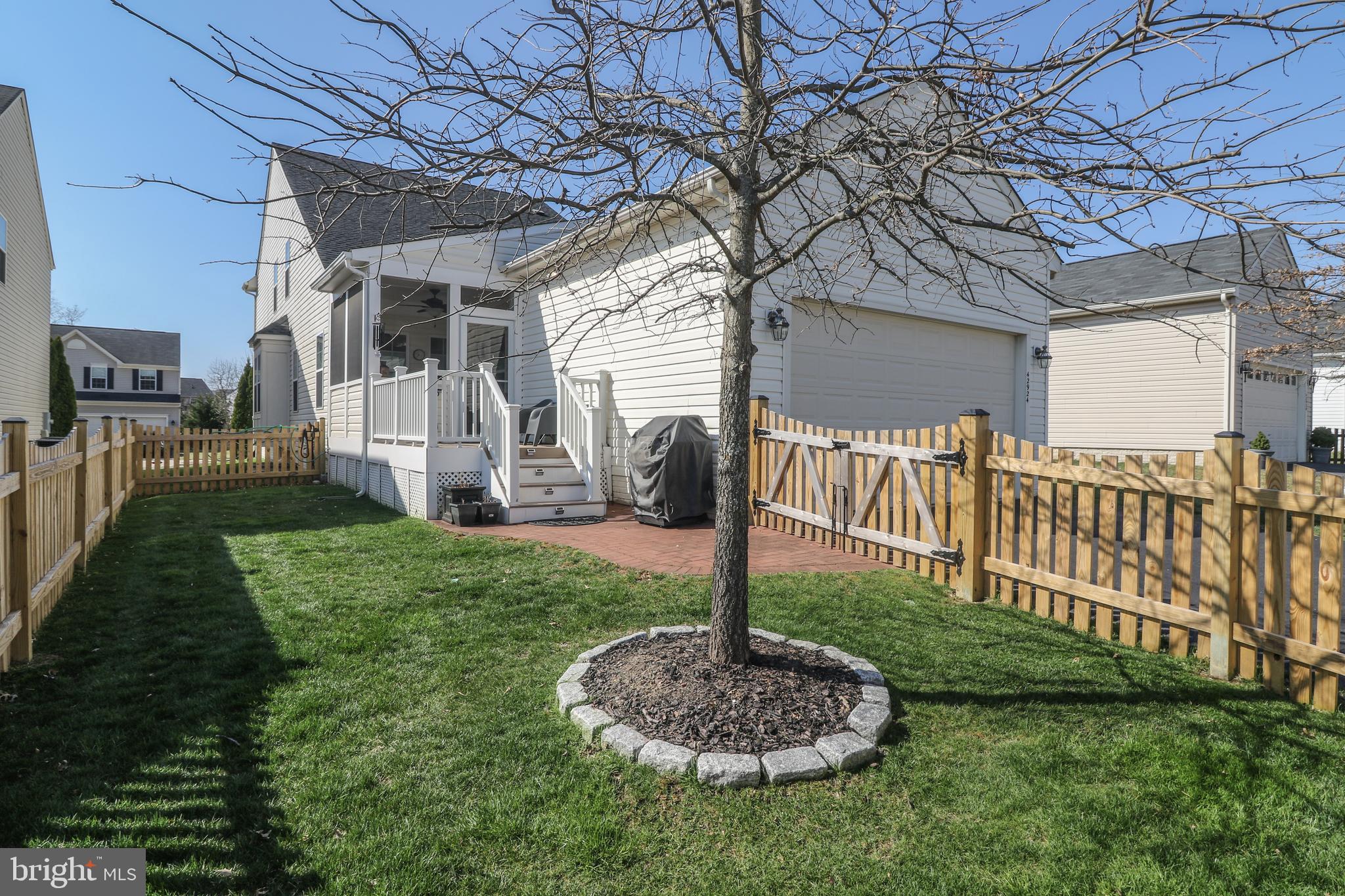 SOUTH RIDING - Residential