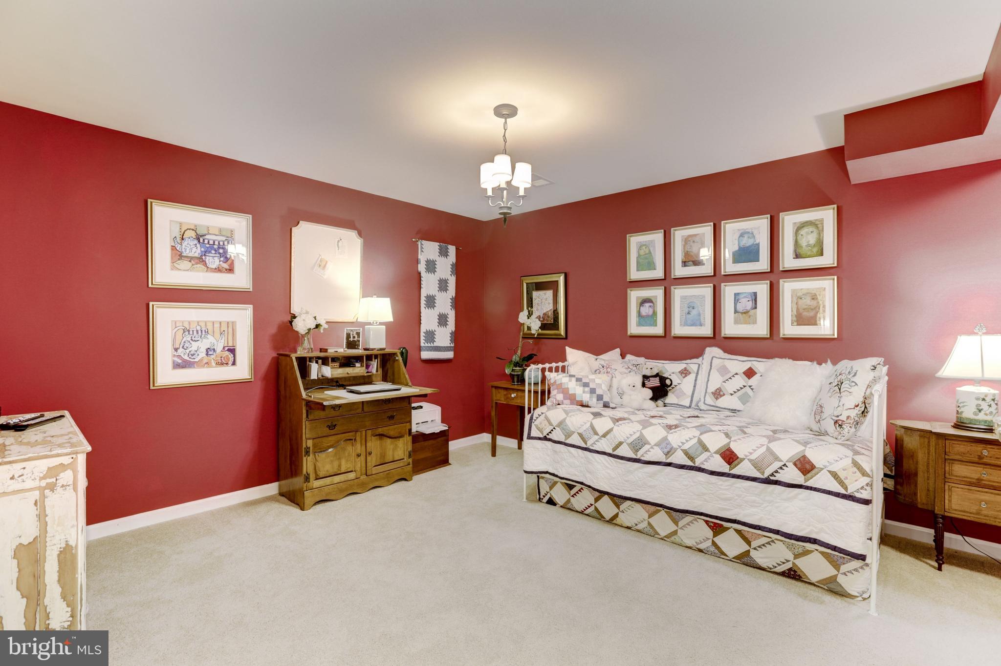 SOUTH RIDING - Residential