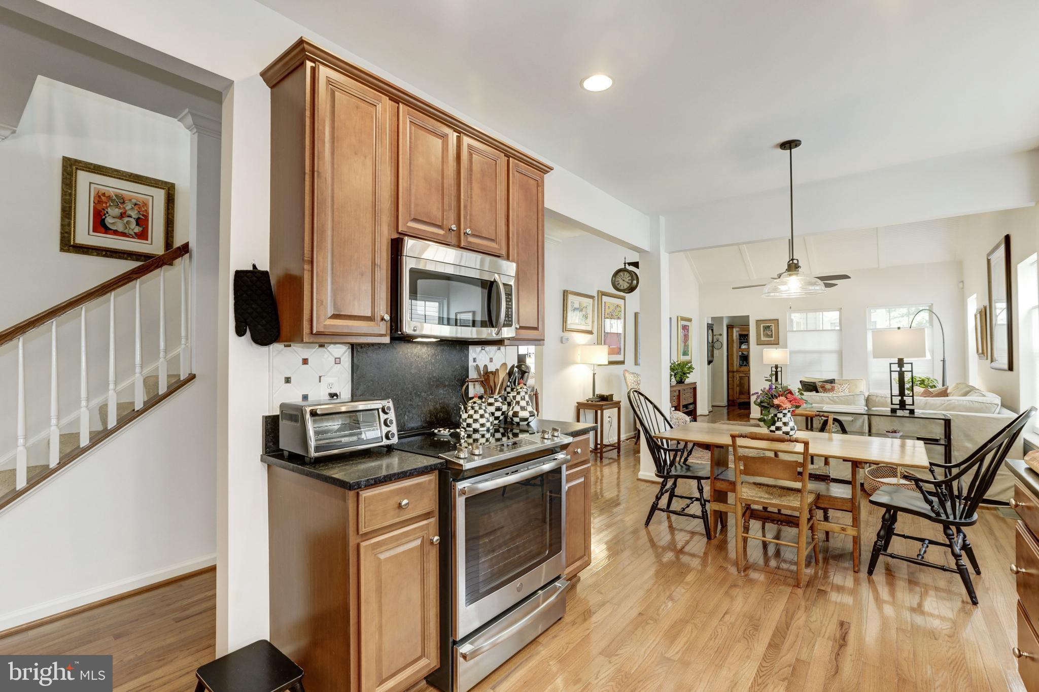 SOUTH RIDING - Residential