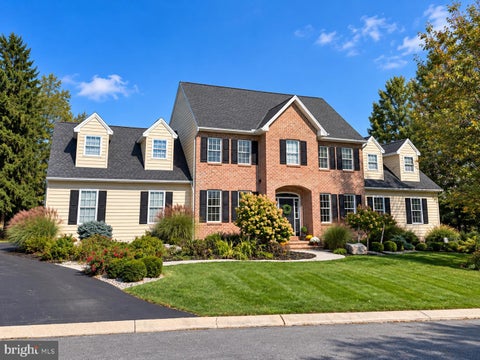 Photo of 10 Burning Tree Court, YORK, PA 17404 (MLS # PAYK2113582)
