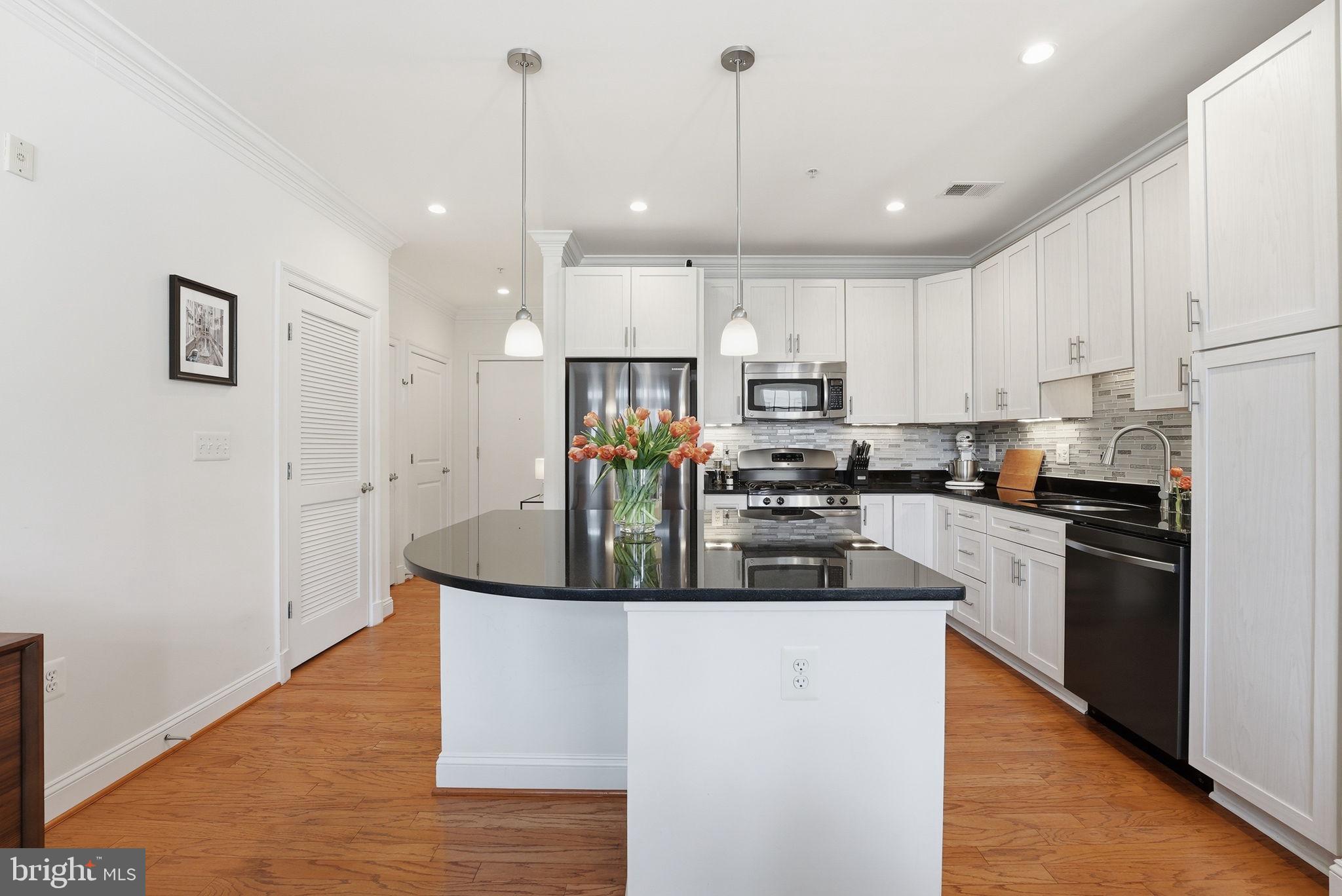 1023 N ROYAL STREET 305