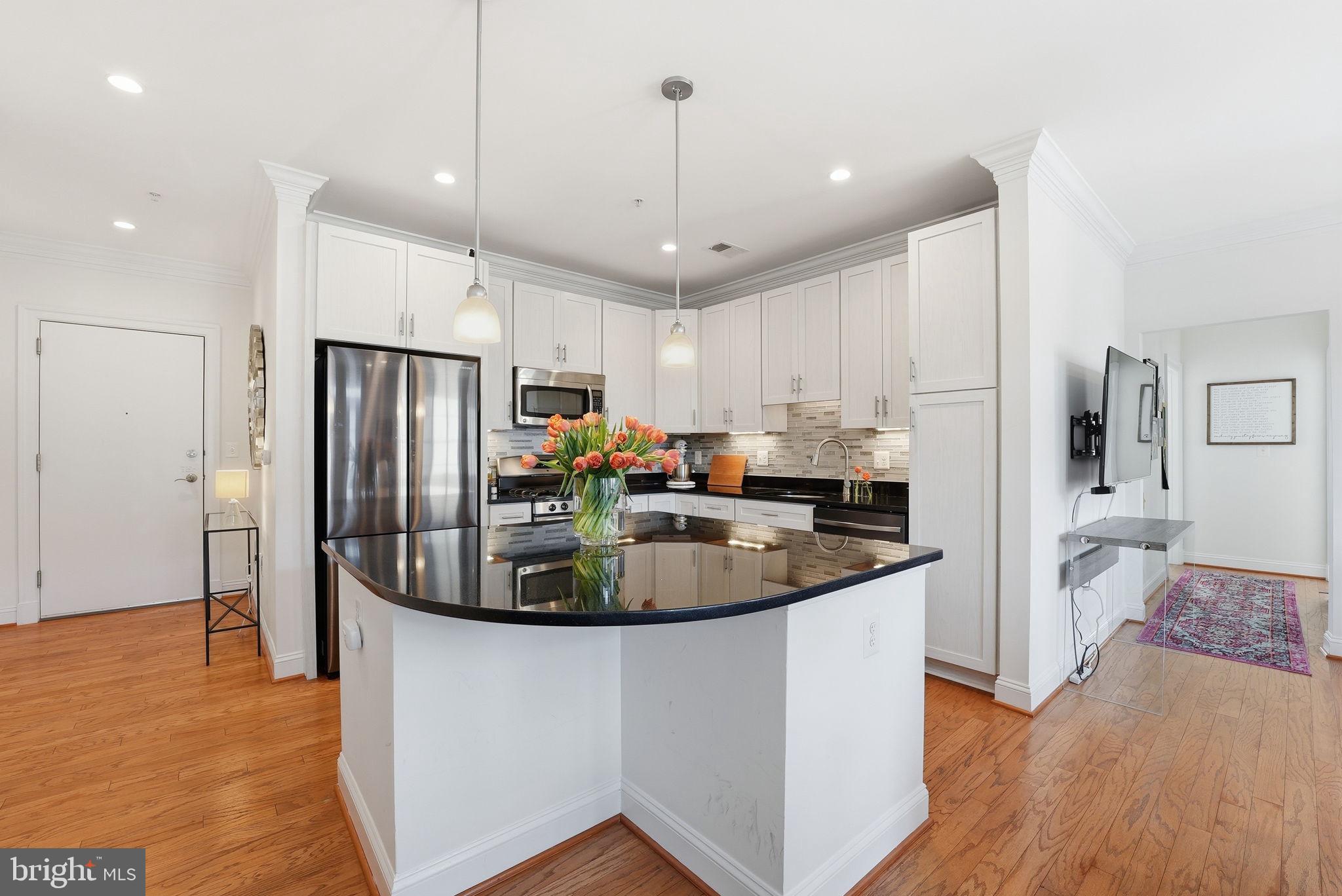 1023 N ROYAL STREET 305