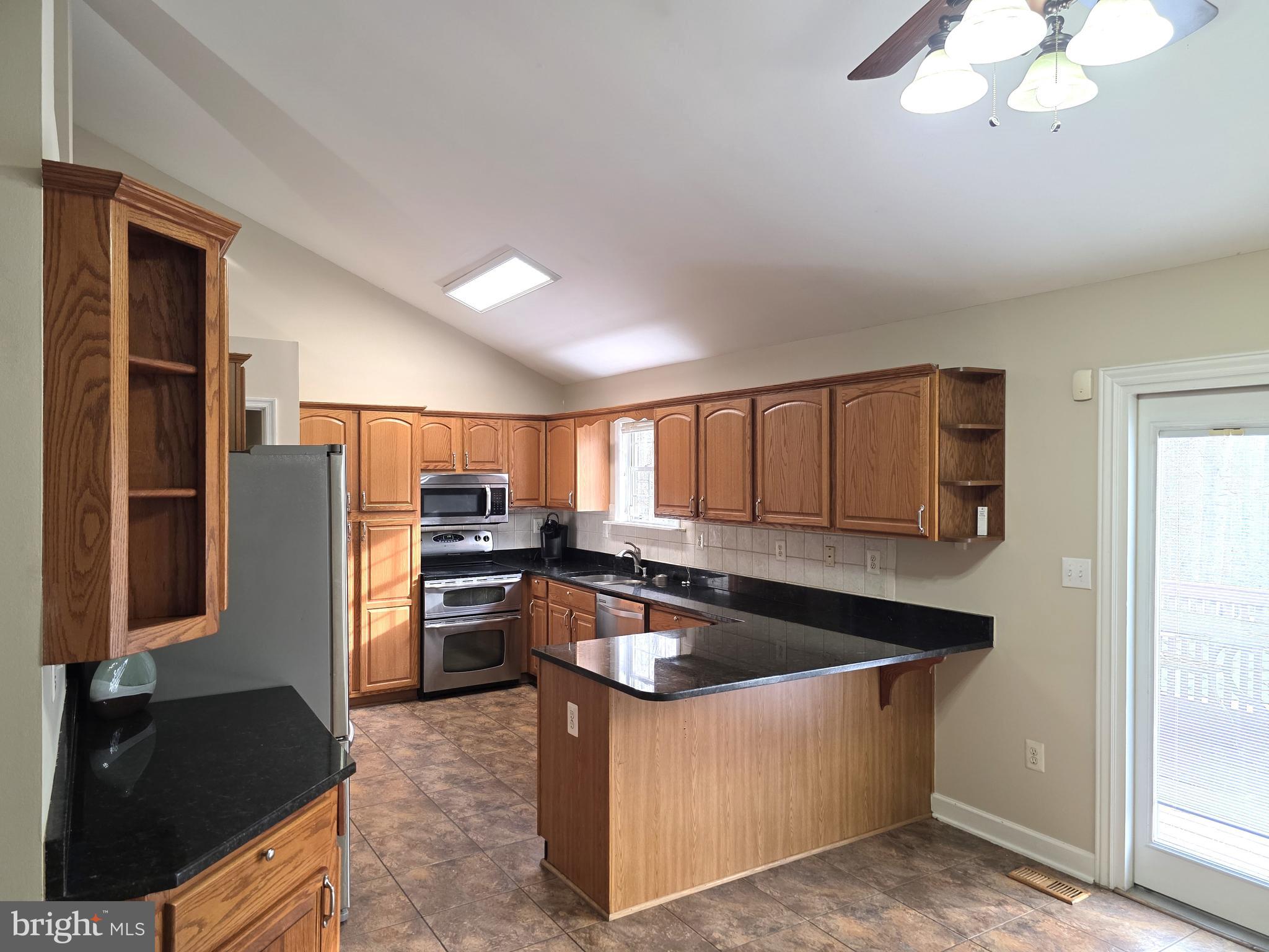 HILLS CORNER ESTATES - Residential