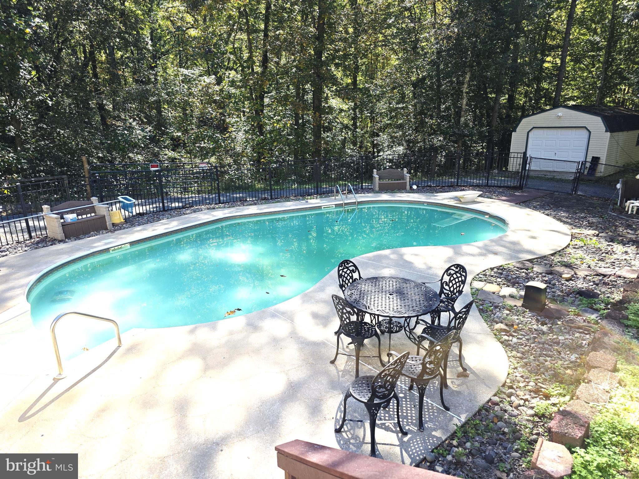 HILLS CORNER ESTATES - Residential