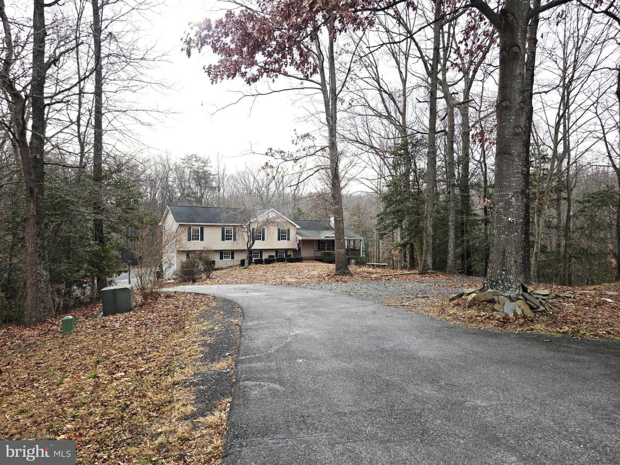 HILLS CORNER ESTATES - Residential