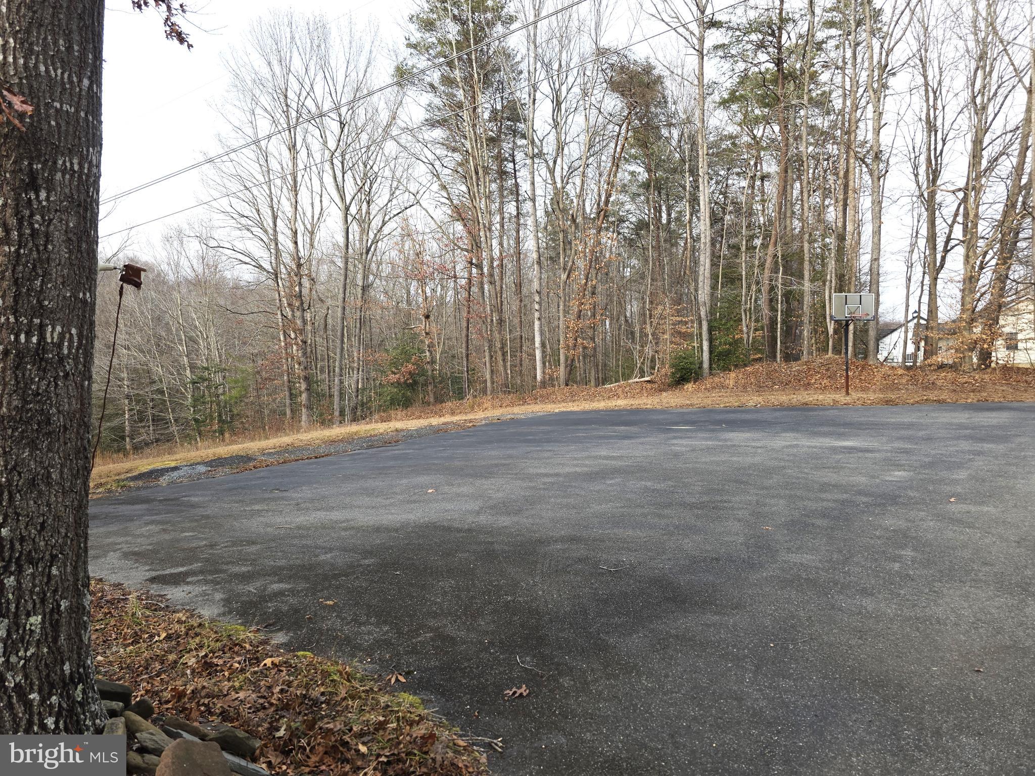 HILLS CORNER ESTATES - Residential