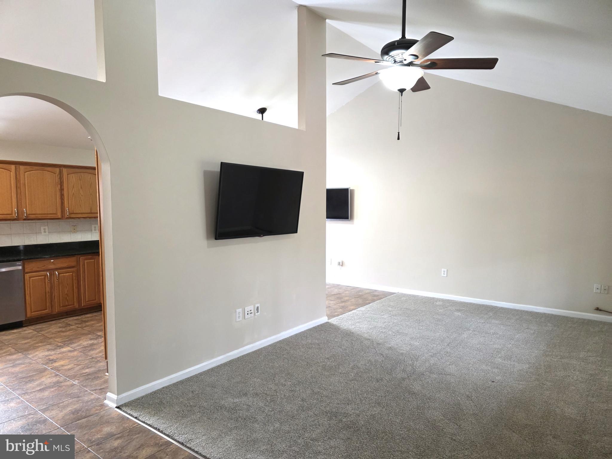 HILLS CORNER ESTATES - Residential