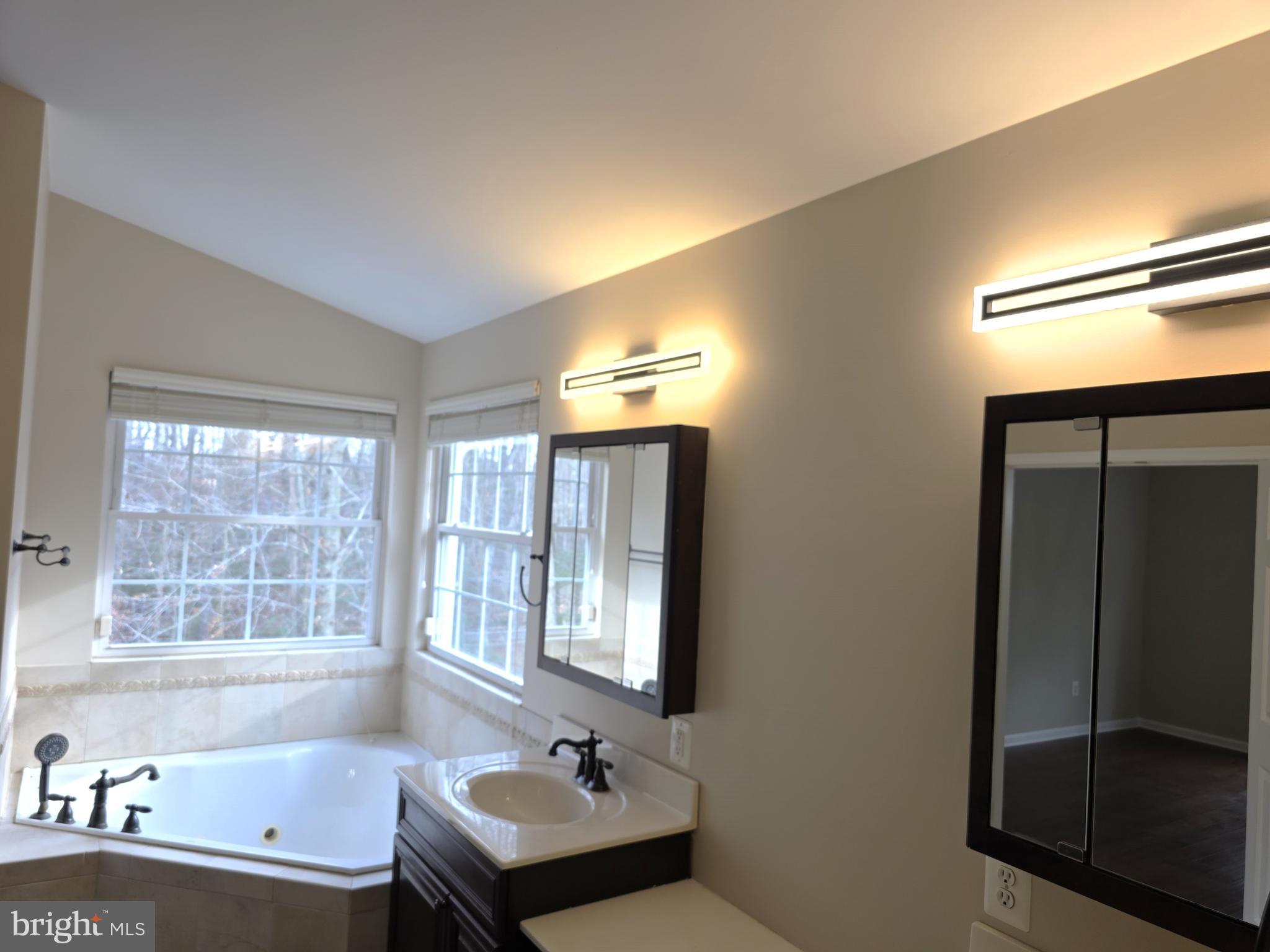 HILLS CORNER ESTATES - Residential