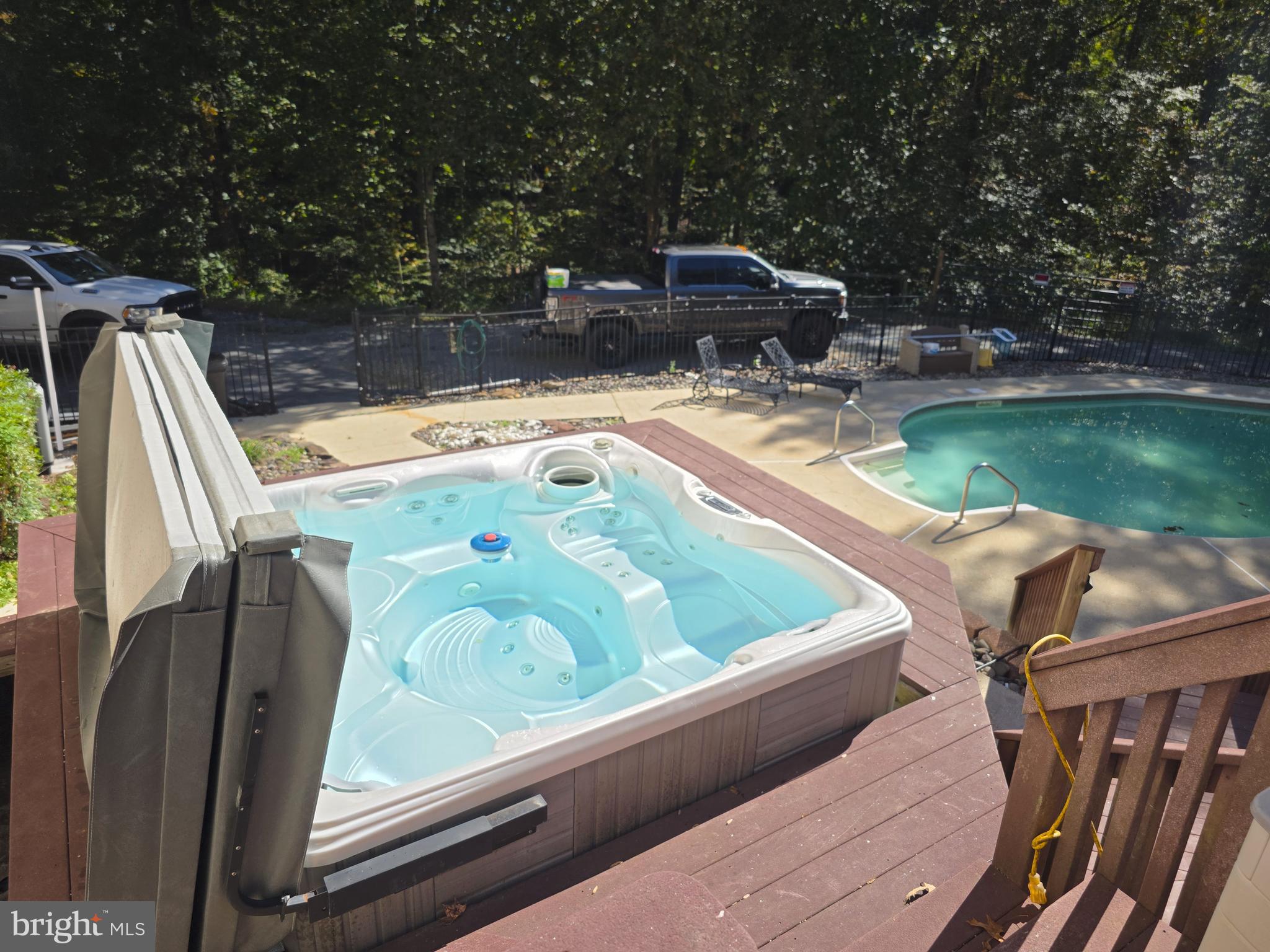 HILLS CORNER ESTATES - Residential