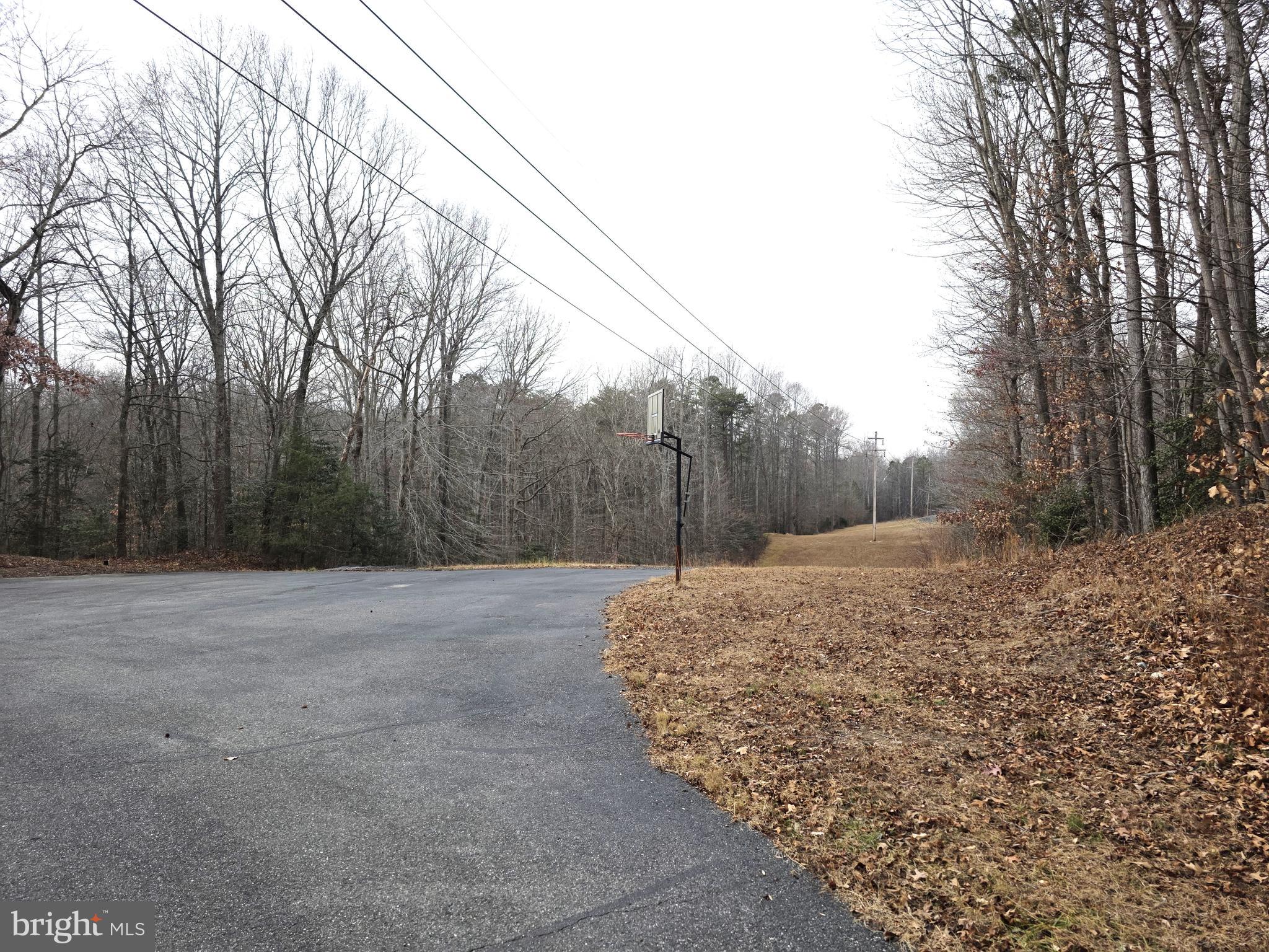 HILLS CORNER ESTATES - Residential