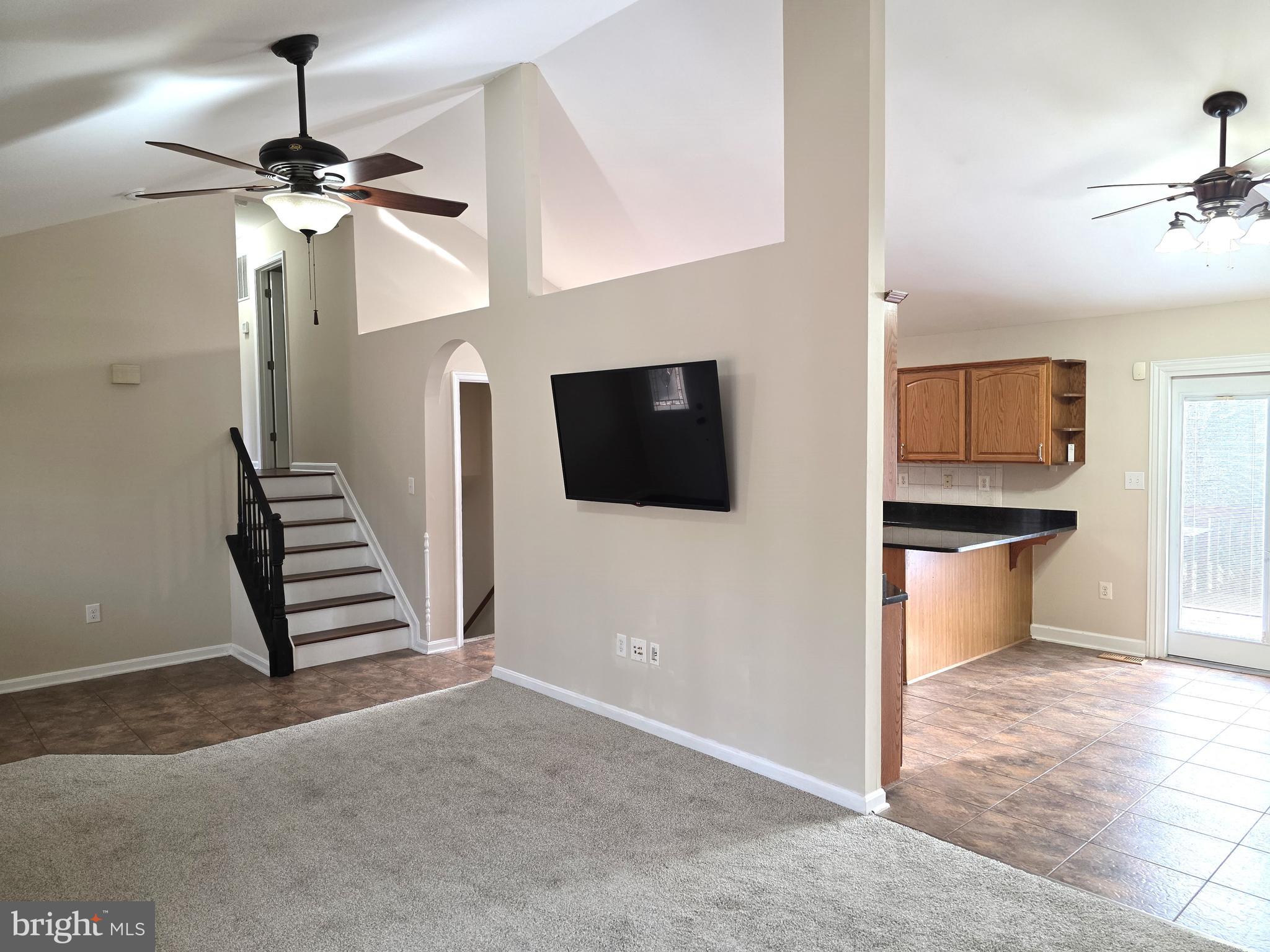 HILLS CORNER ESTATES - Residential