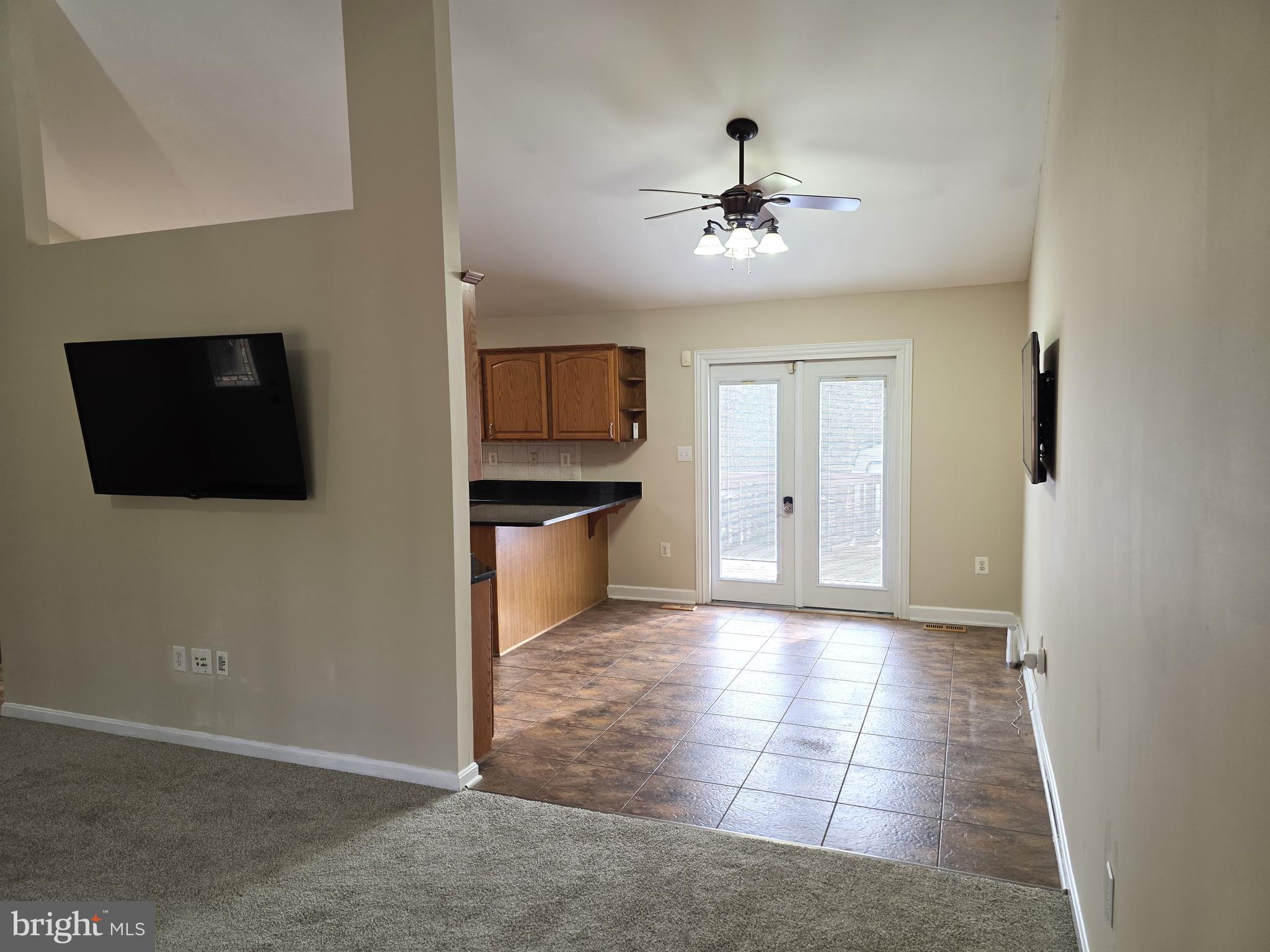 HILLS CORNER ESTATES - Residential