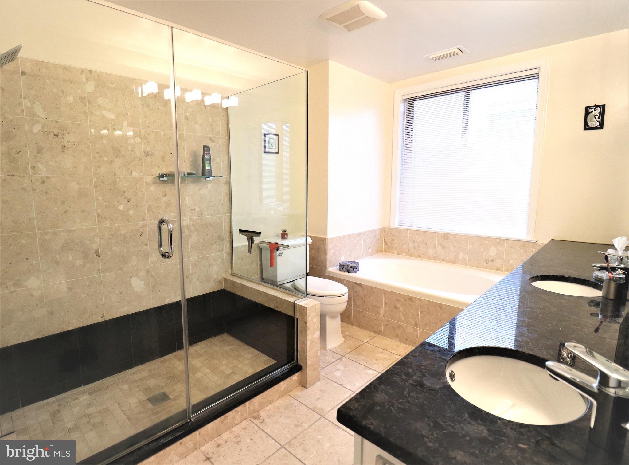 VIRGINIA SQUARE - Residential