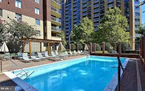 VIRGINIA SQUARE - Residential