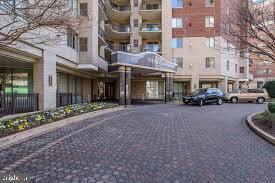 VIRGINIA SQUARE - Residential