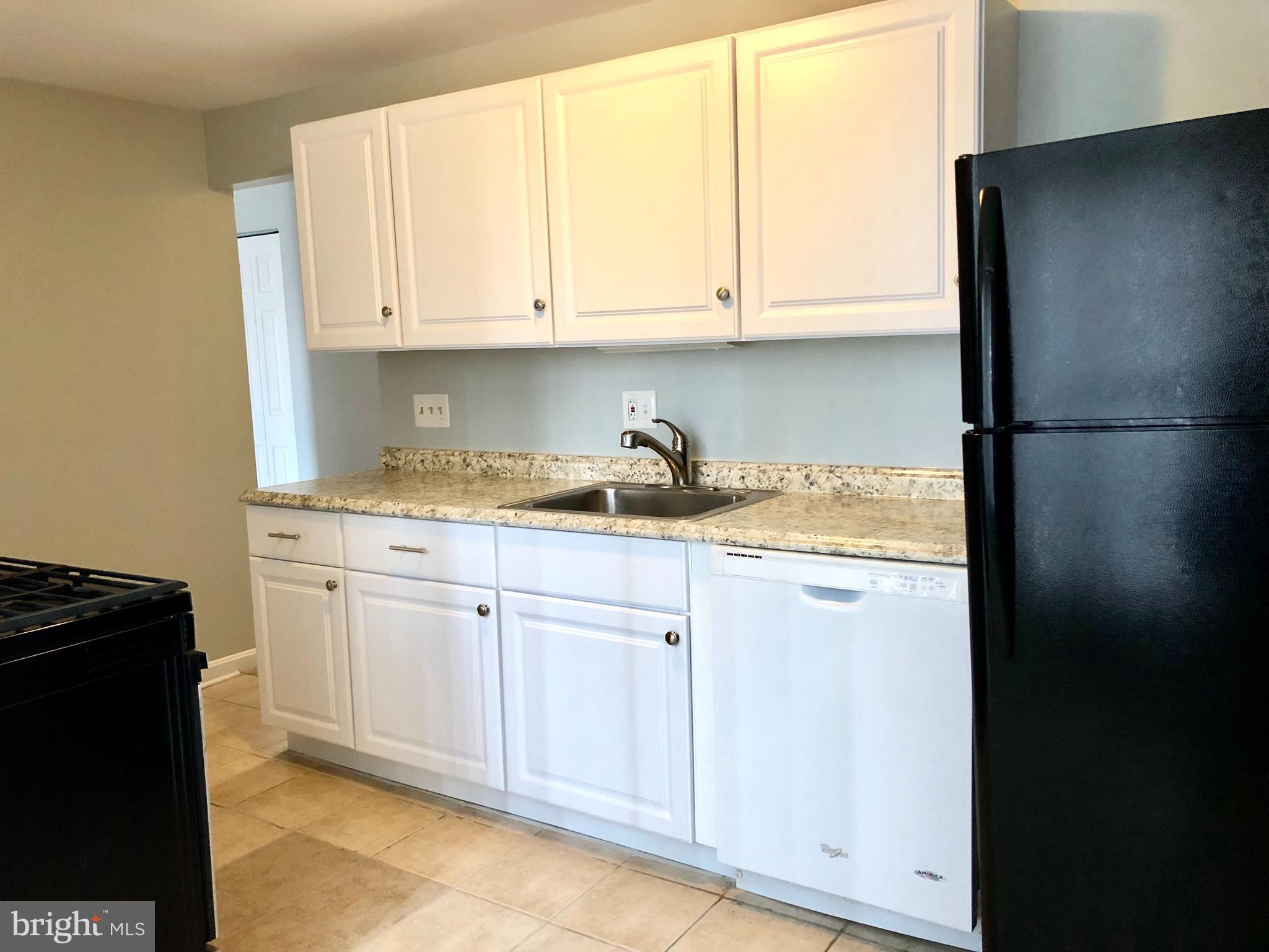 HUNTLEY SQUARE - Residential Lease