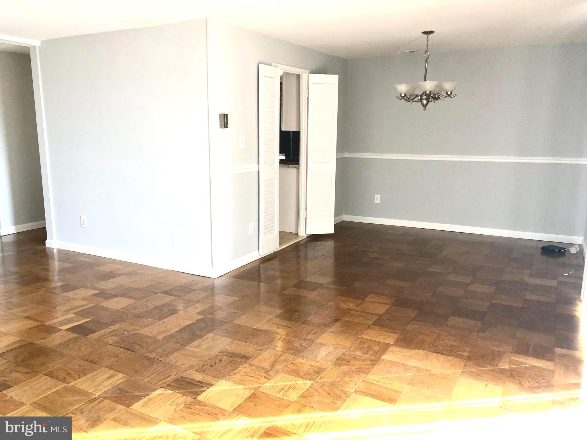 HUNTLEY SQUARE - Residential Lease