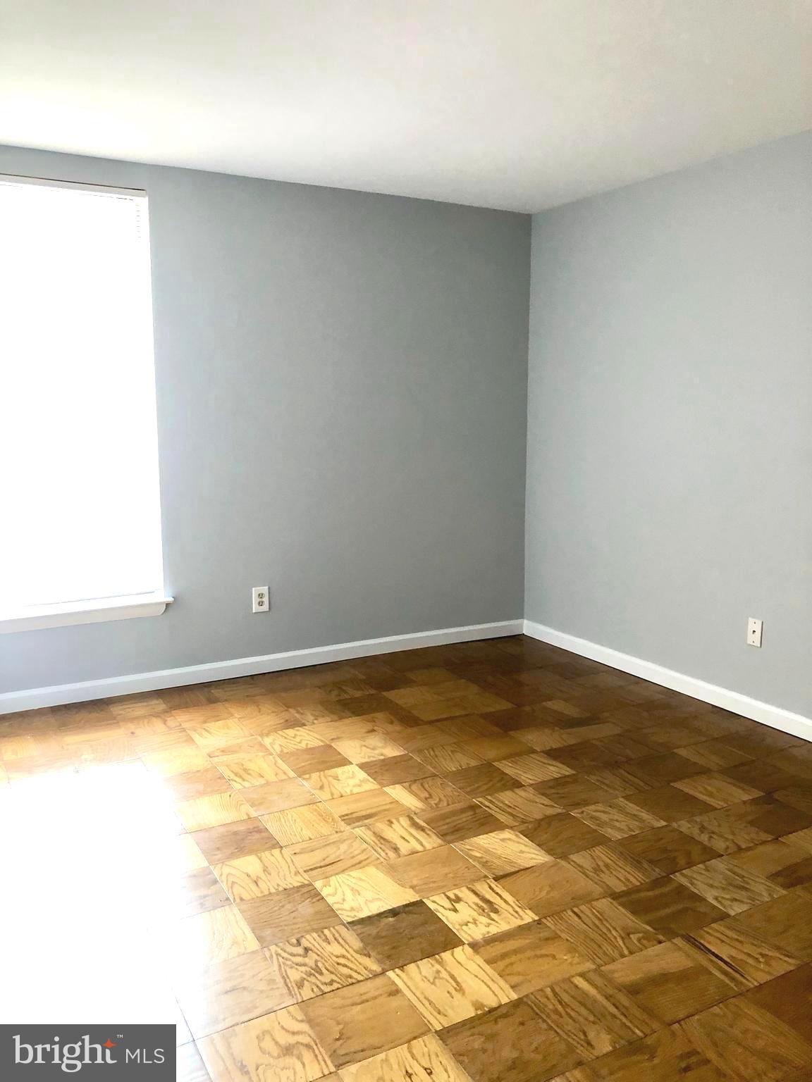 HUNTLEY SQUARE - Residential Lease