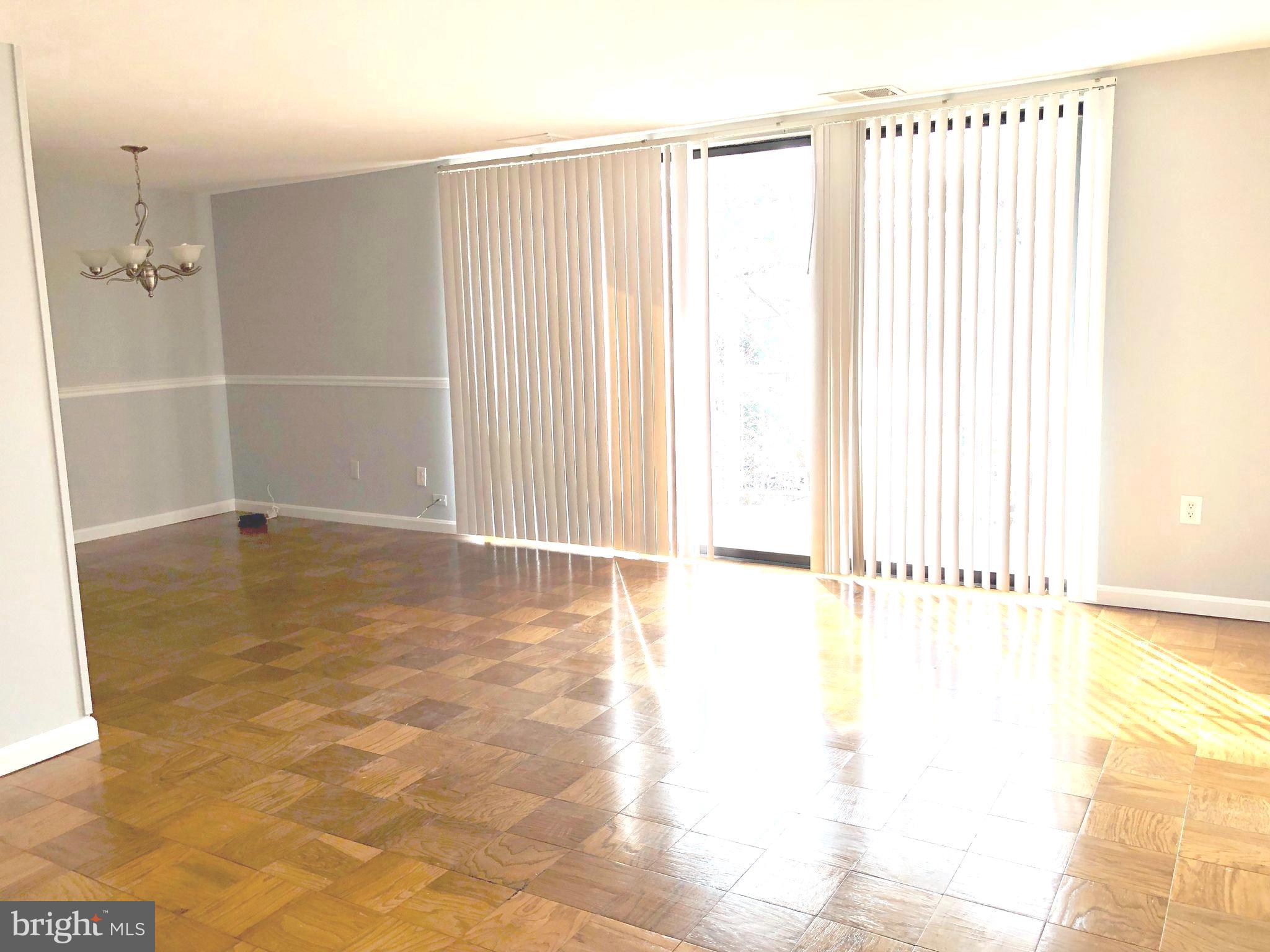 HUNTLEY SQUARE - Residential Lease