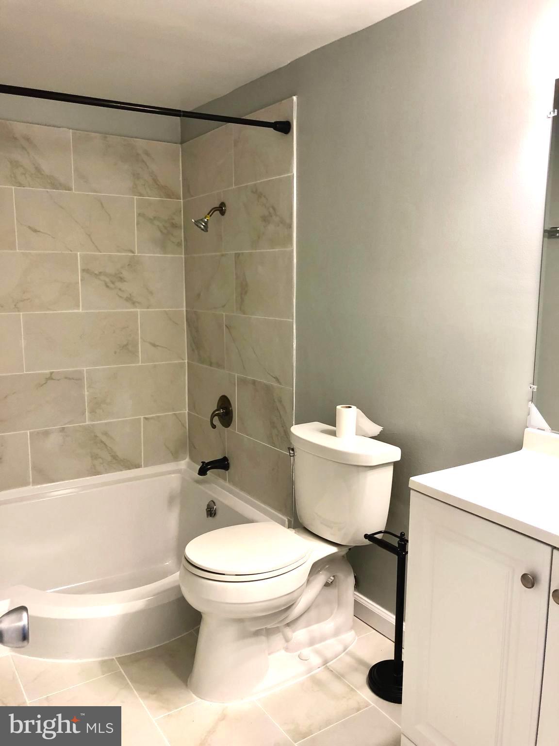 HUNTLEY SQUARE - Residential Lease