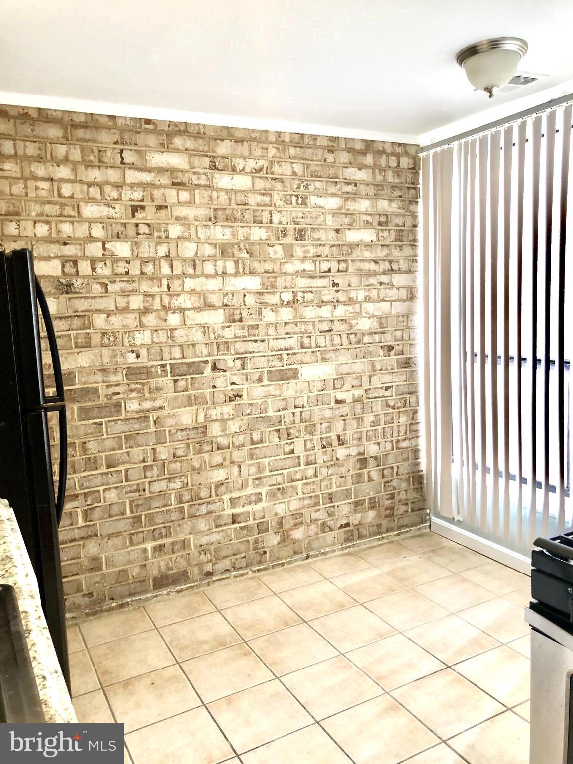 HUNTLEY SQUARE - Residential Lease