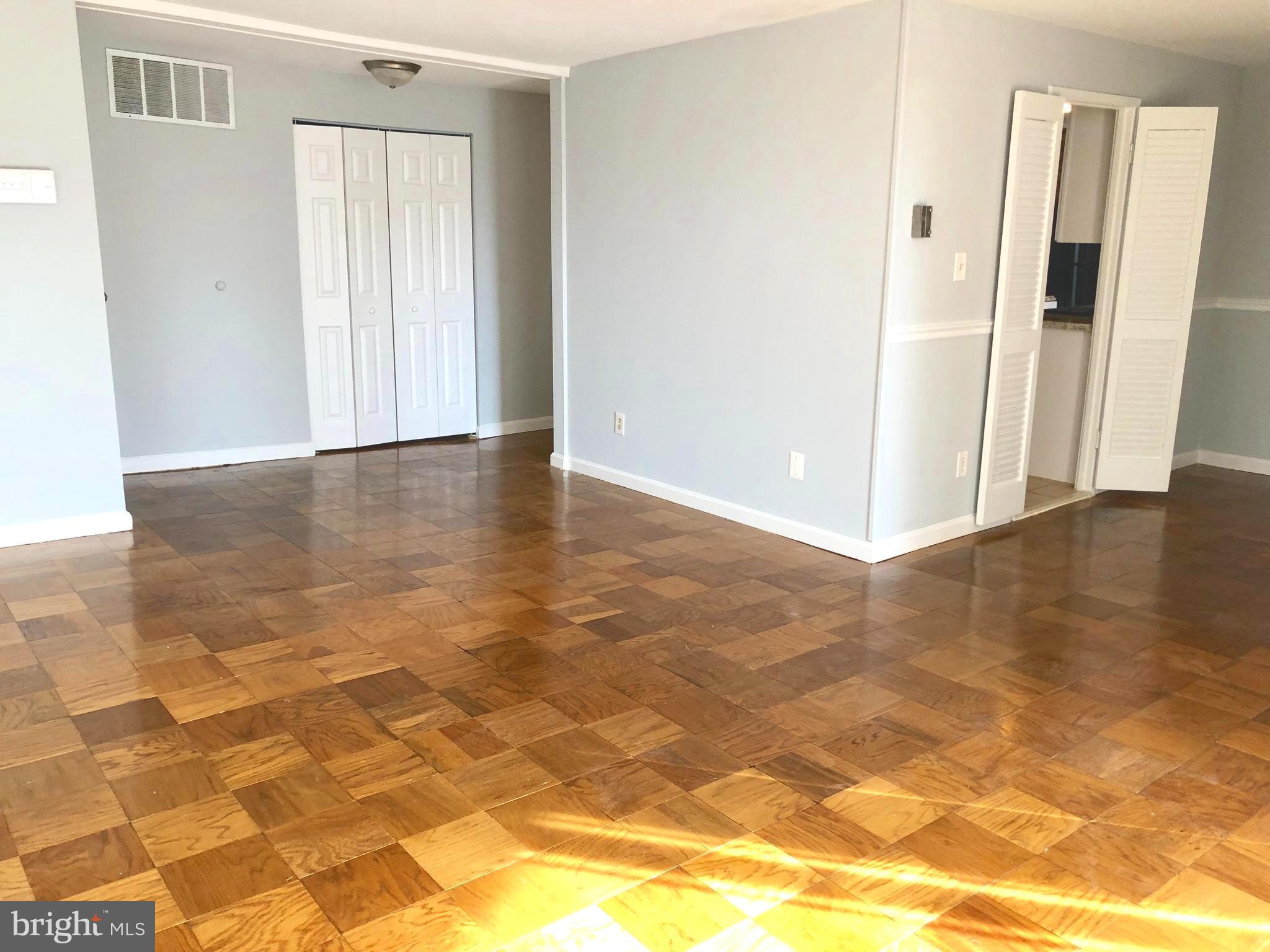 HUNTLEY SQUARE - Residential Lease