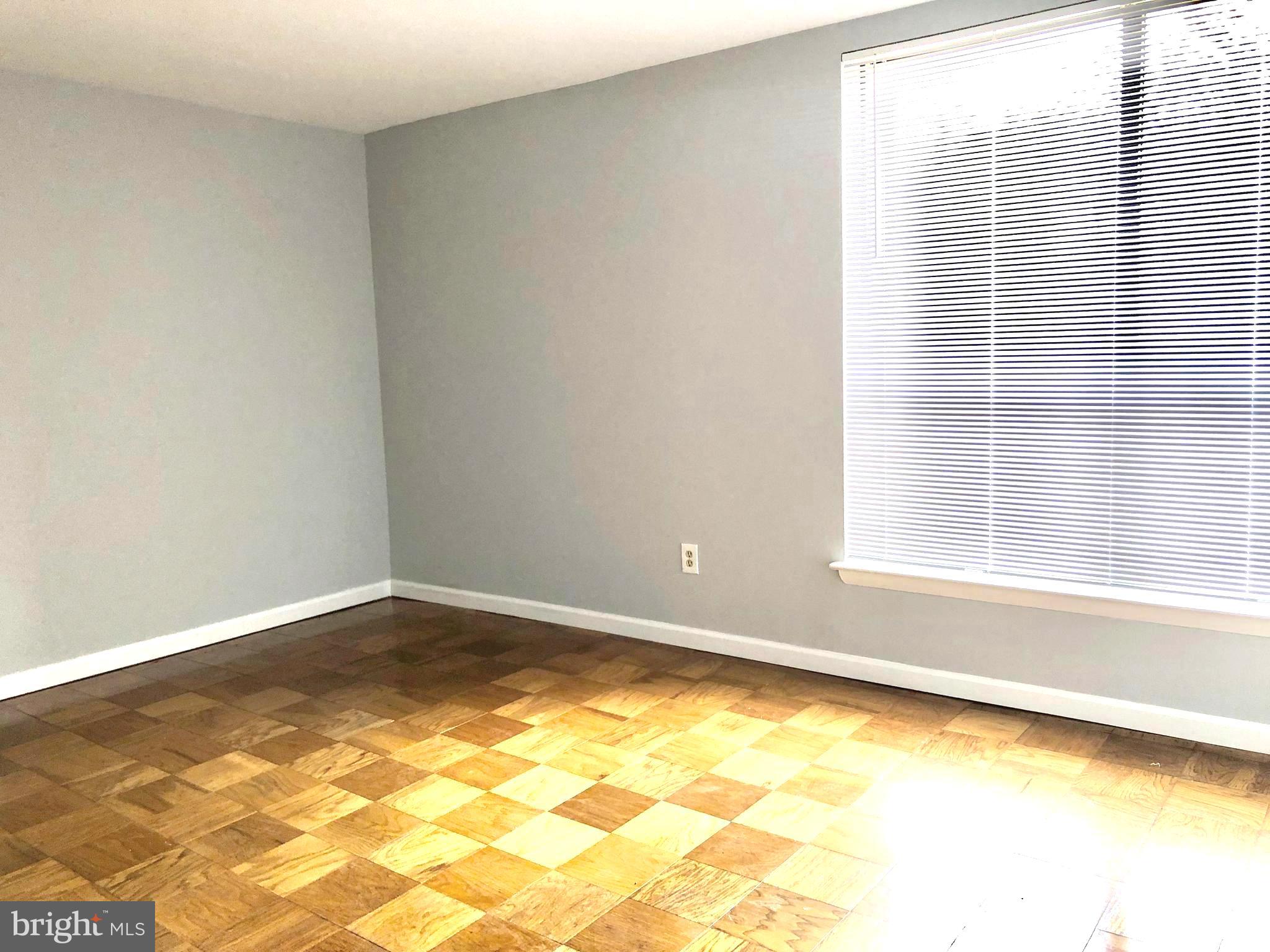 HUNTLEY SQUARE - Residential Lease