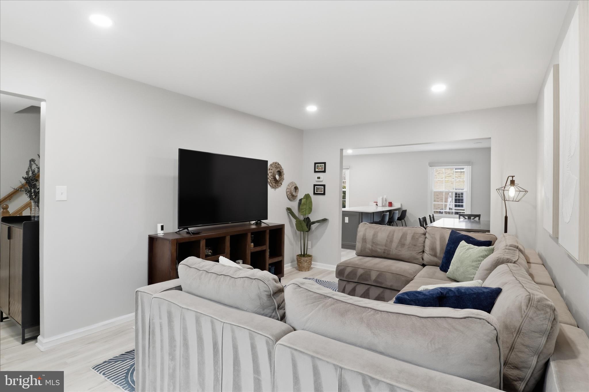 LAKE BRADDOCK - Residential