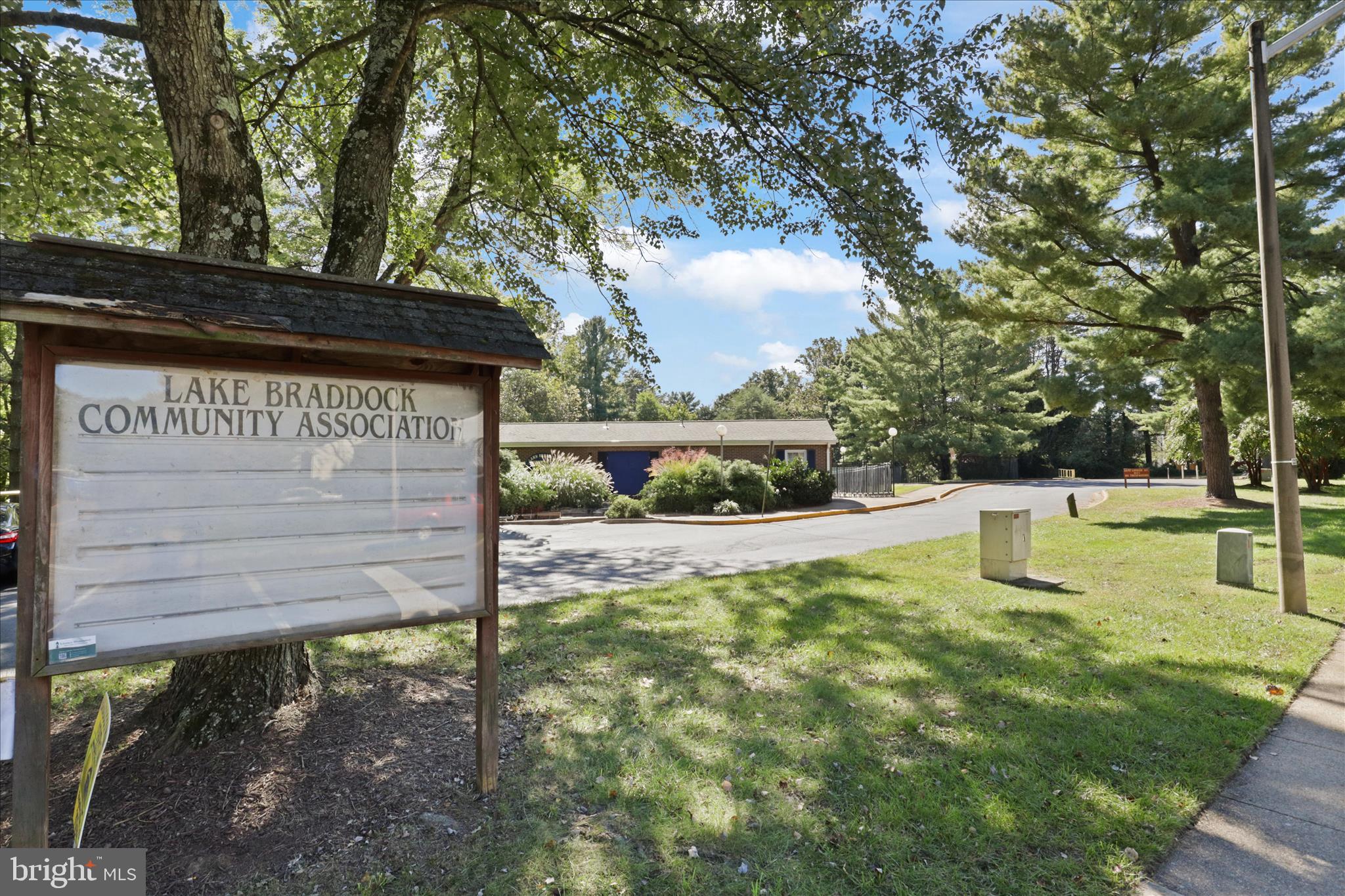 LAKE BRADDOCK - Residential