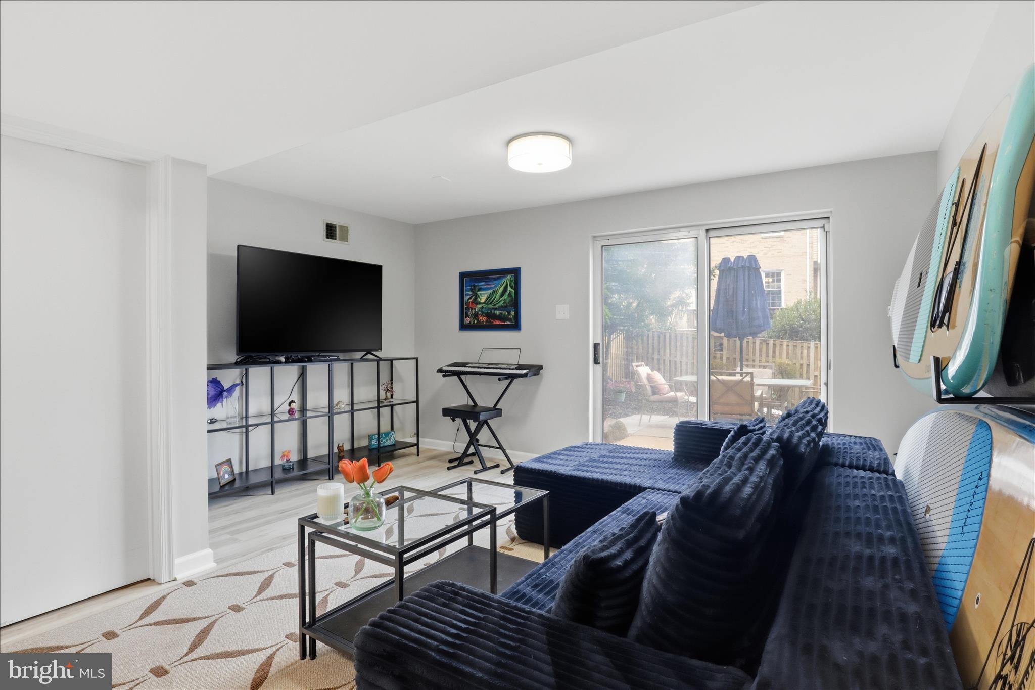 LAKE BRADDOCK - Residential