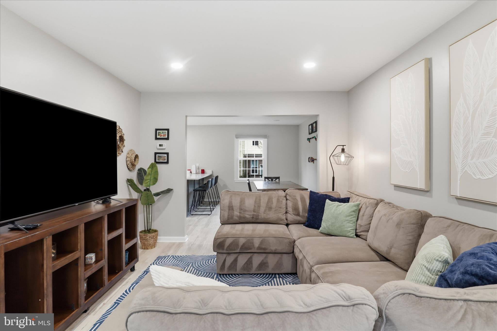 LAKE BRADDOCK - Residential