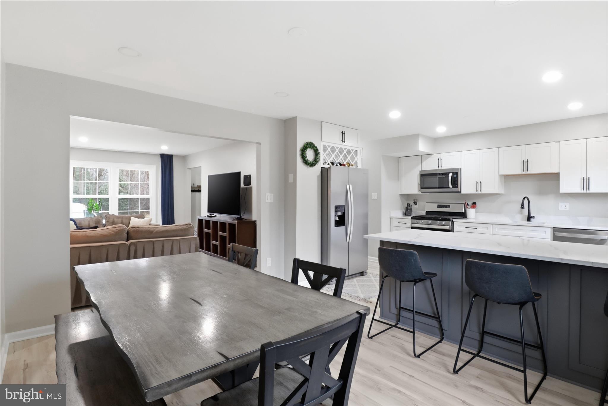 LAKE BRADDOCK - Residential