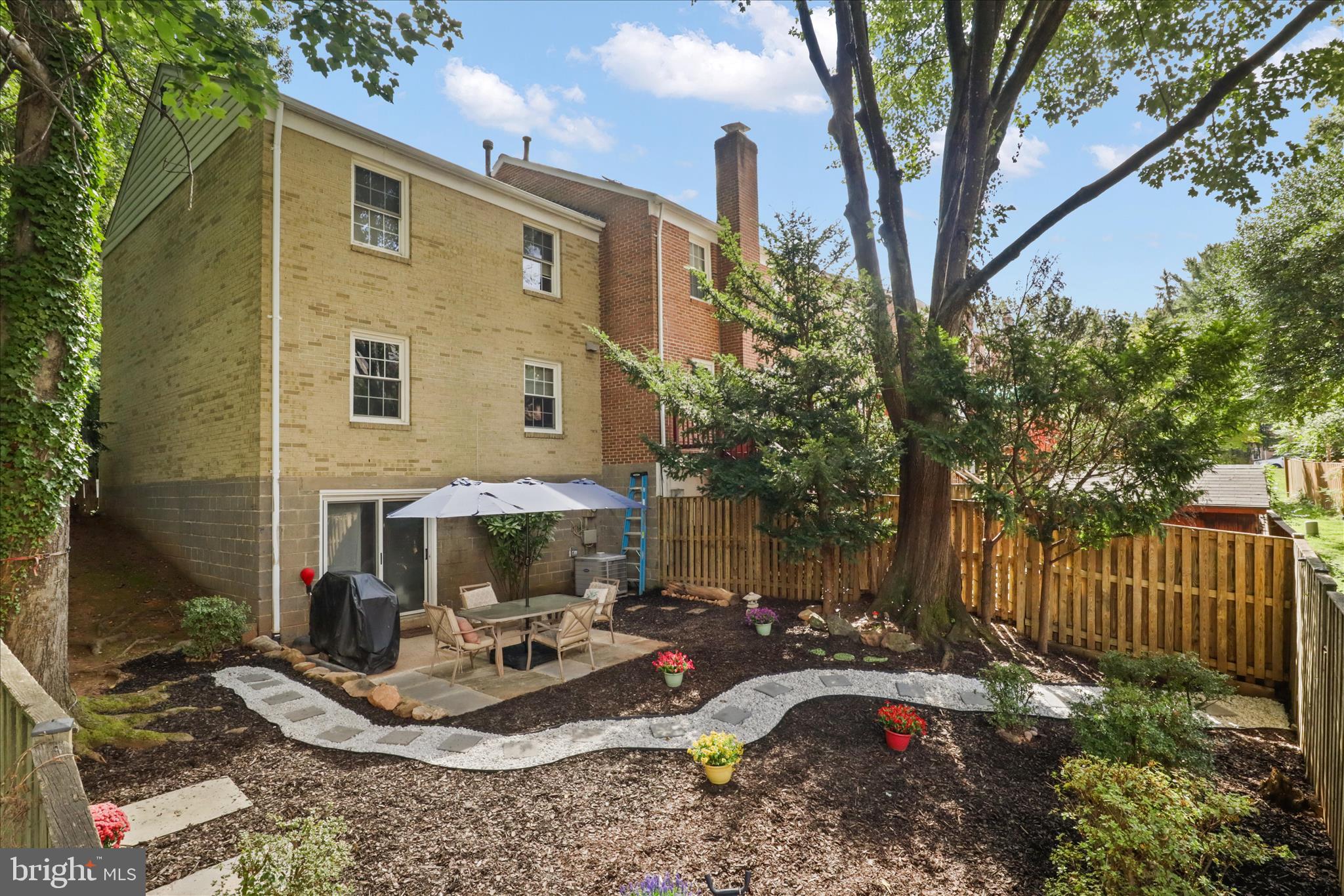 LAKE BRADDOCK - Residential