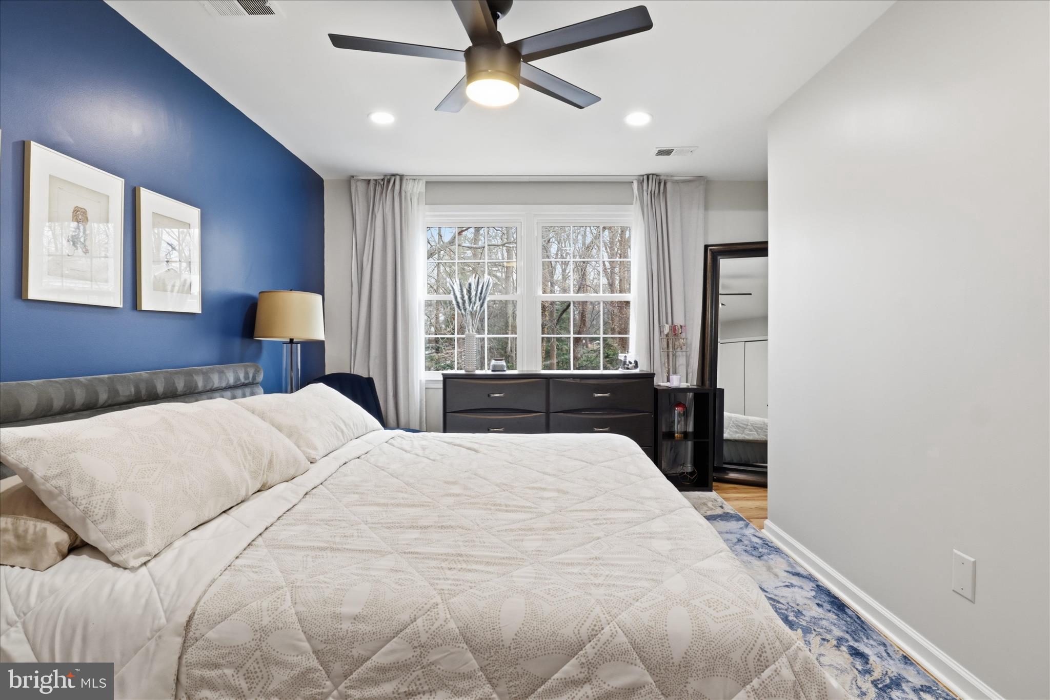 LAKE BRADDOCK - Residential